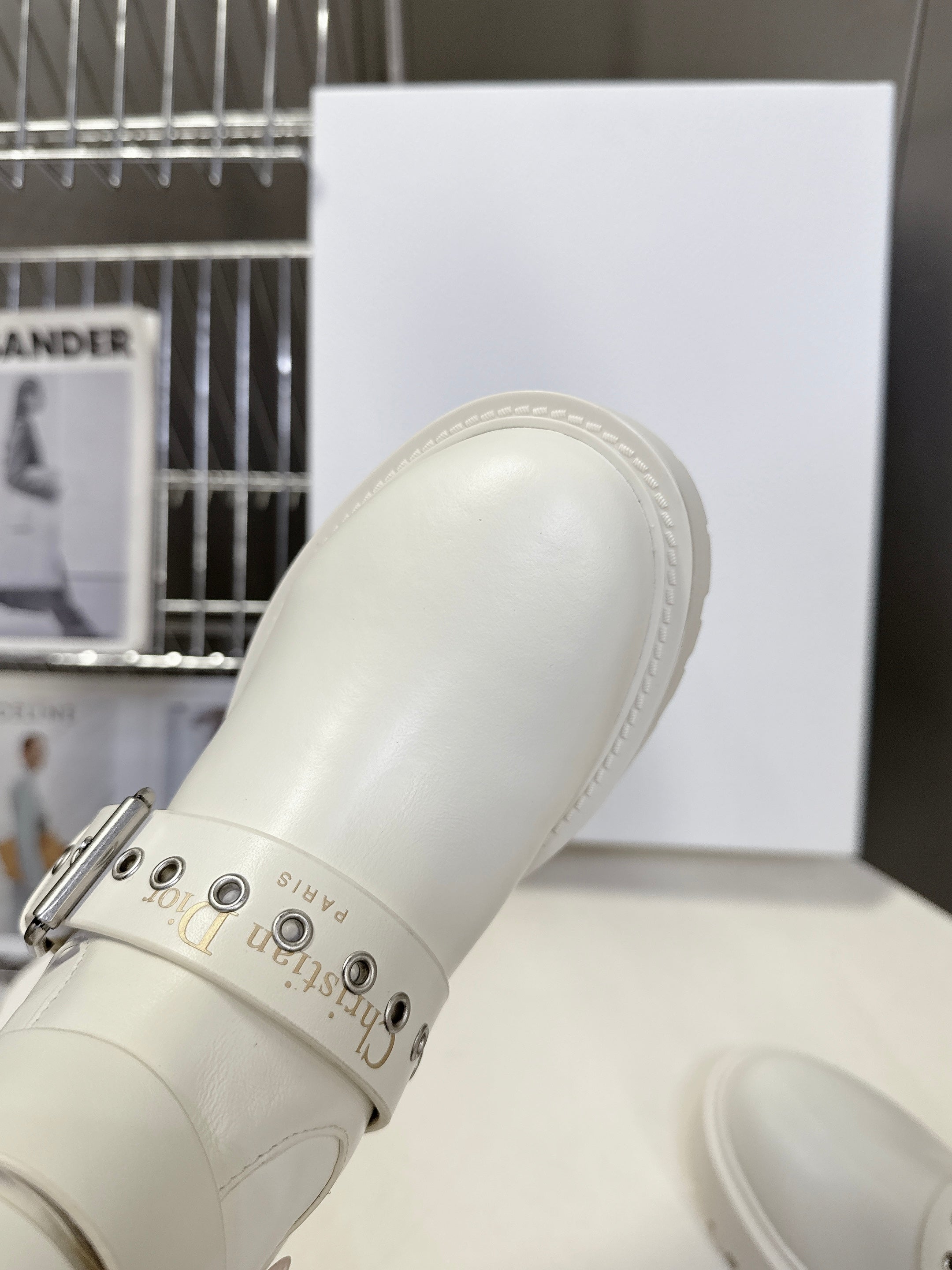 DIOR D-FIGHT BOOT 25S IN WHITE CALFSKIN WITH SILVER HARDWARE