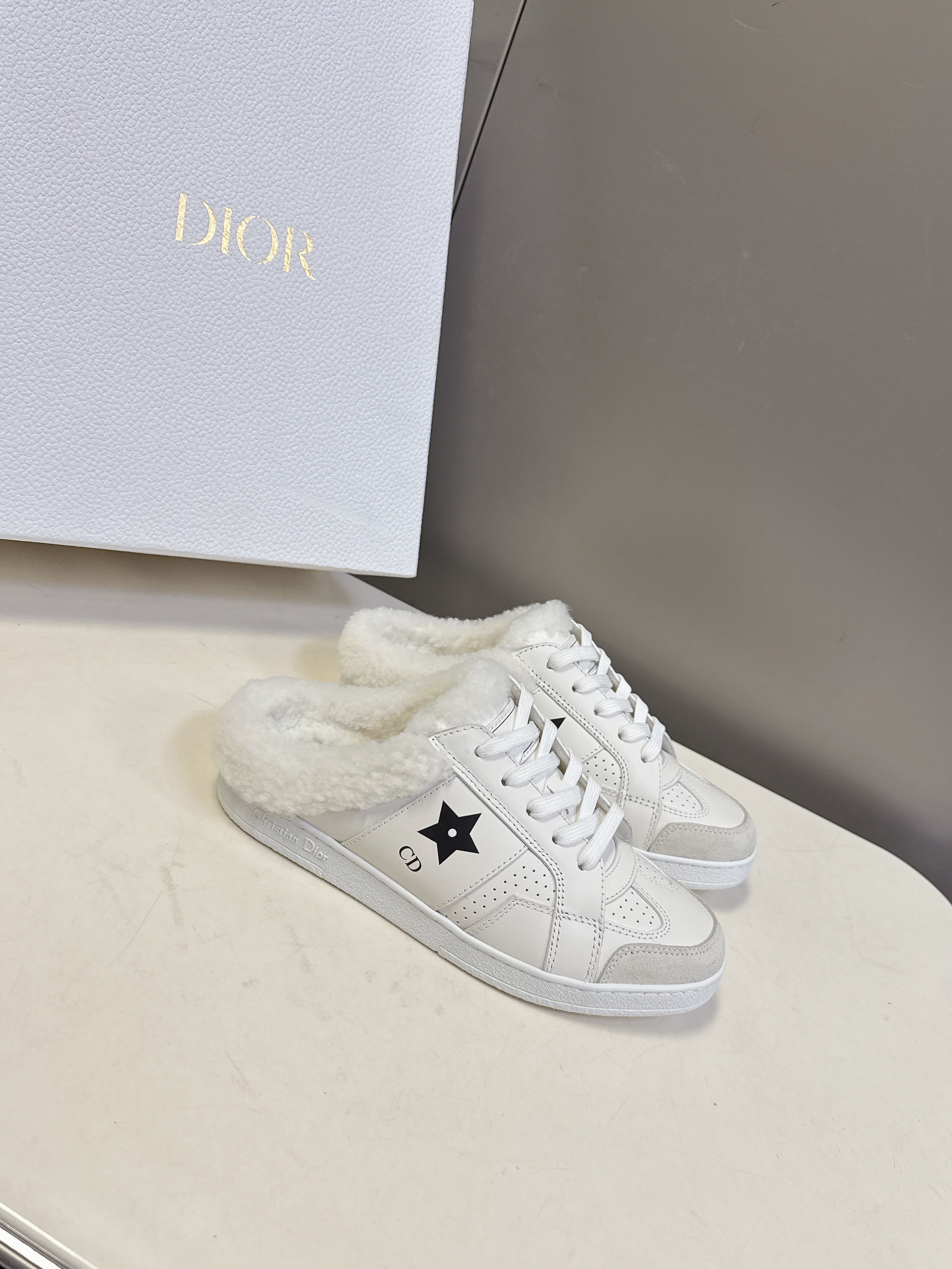 DIOR 25S DIOR STAR SNEAKERS IN WHITE LAMBSKIN AND WOOL