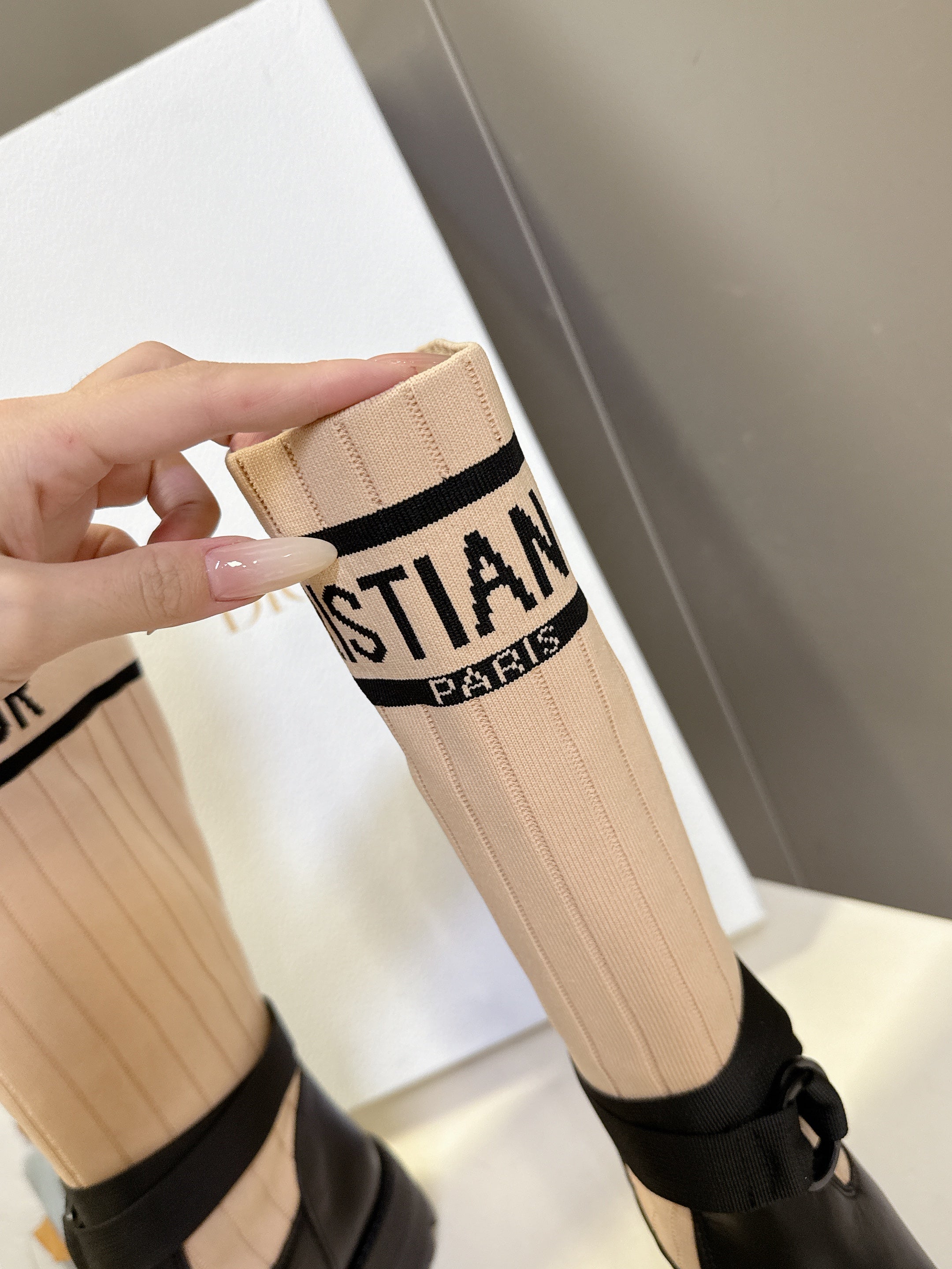 DIOR 25S D-MAJOR ANKLE BOOTS IN BLACK CALFSKIN AND LIGHT BEIGE FABRIC