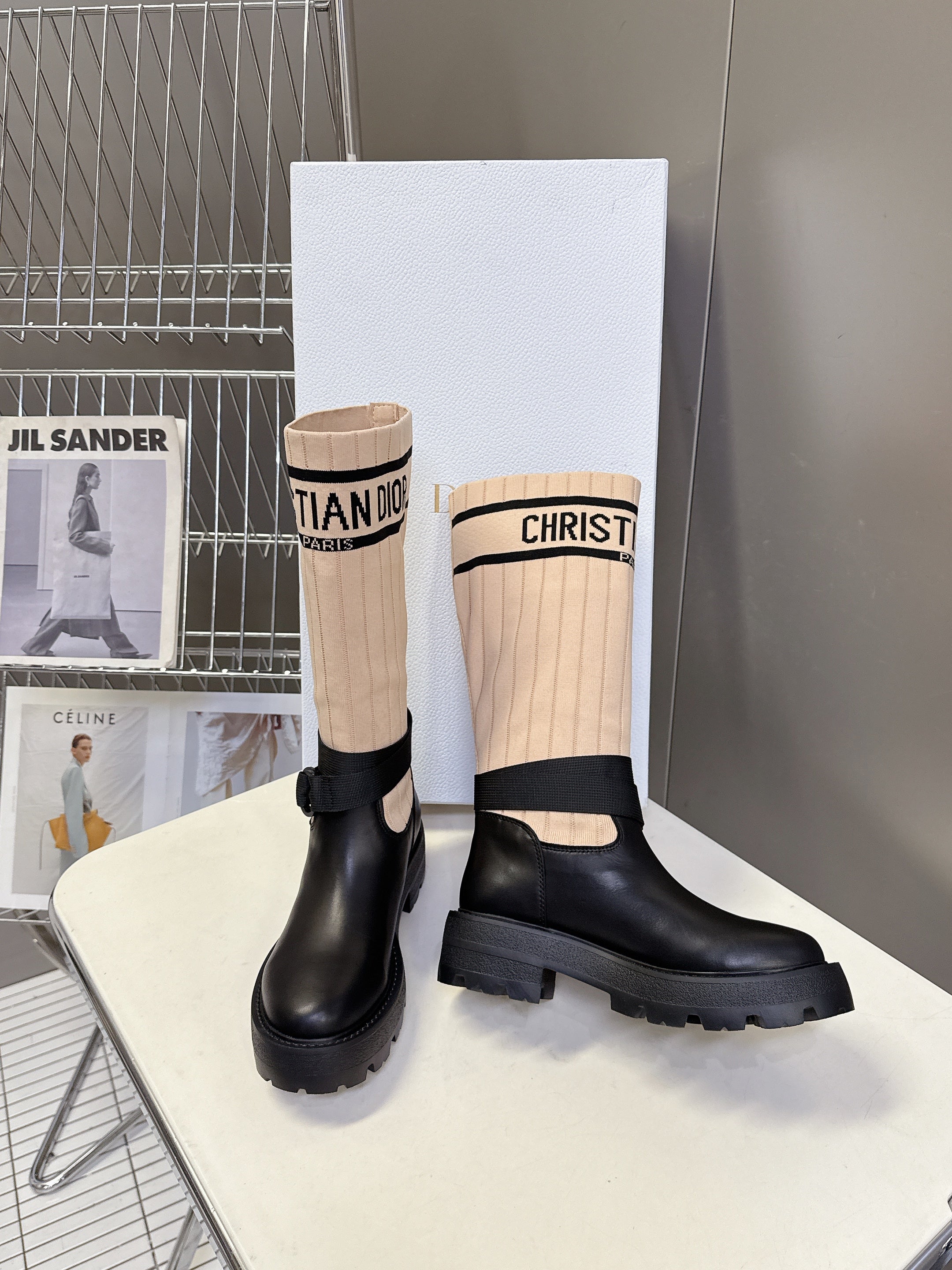 DIOR 25S D-MAJOR ANKLE BOOTS IN BLACK CALFSKIN AND LIGHT BEIGE FABRIC