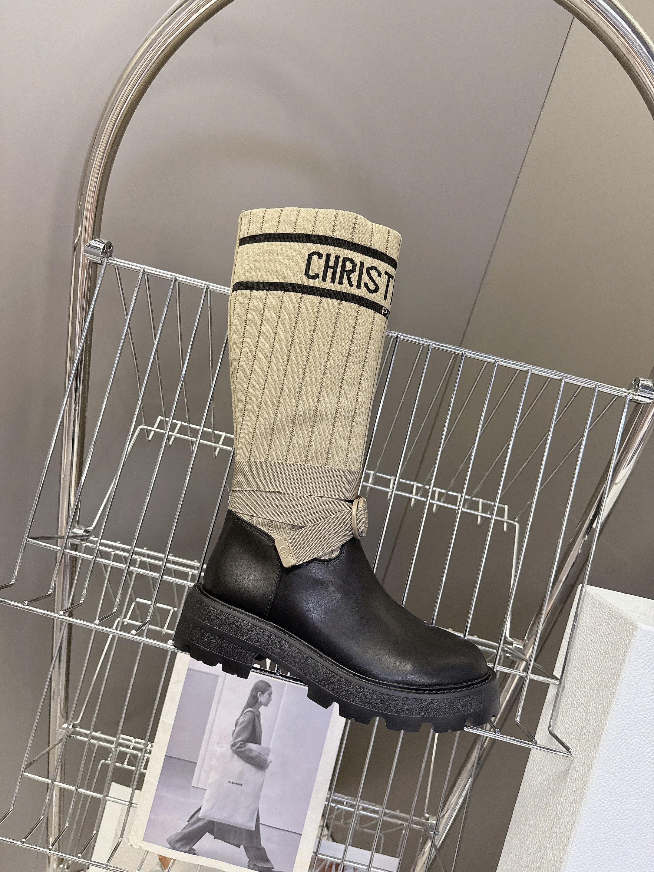 DIOR 25S D-MAJOR ANKLE BOOTS IN BLACK CALFSKIN AND BEIGE FABRIC