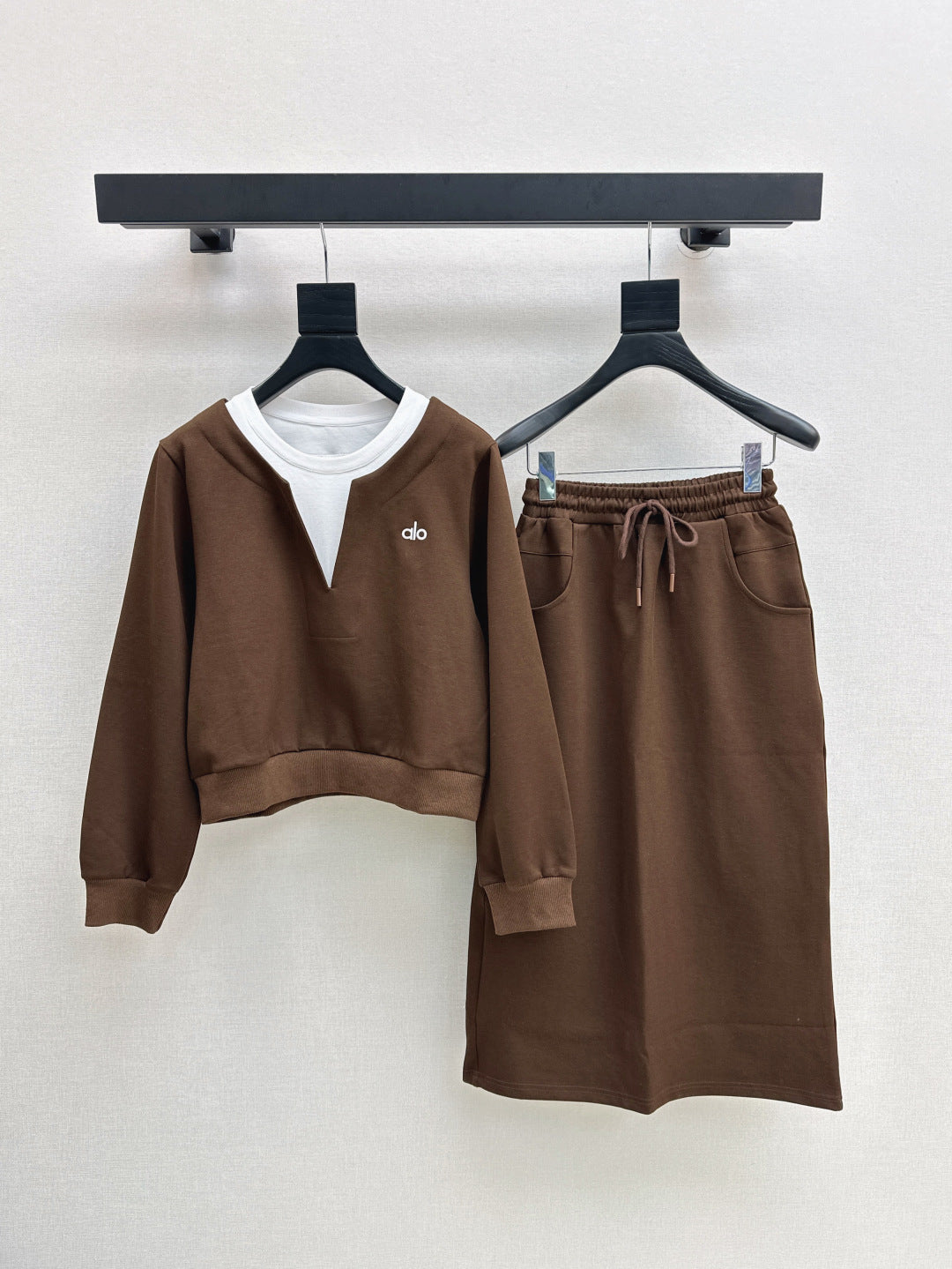 ALO SWEATSHIRT & SKIRT SET STYLE 92