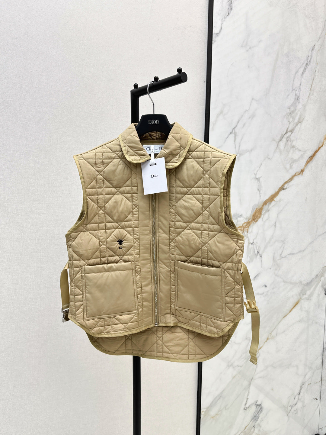 DIOR 25S SLEEVELESS QUILTED VEST 527