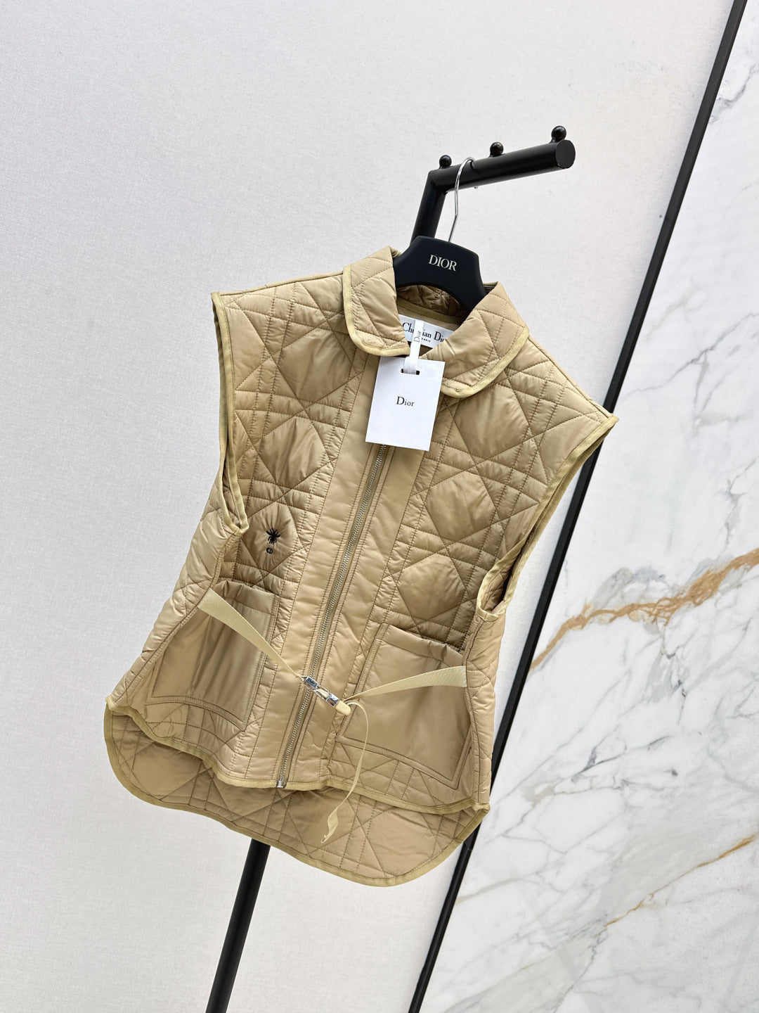 DIOR 25S SLEEVELESS QUILTED VEST 527