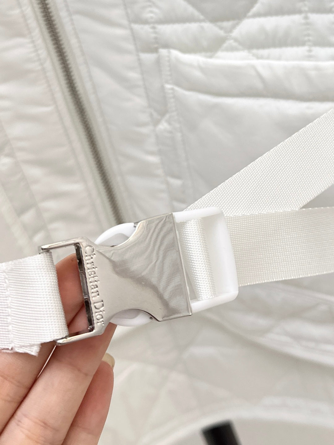 DIOR 25S SLEEVELESS QUILTED VEST 528