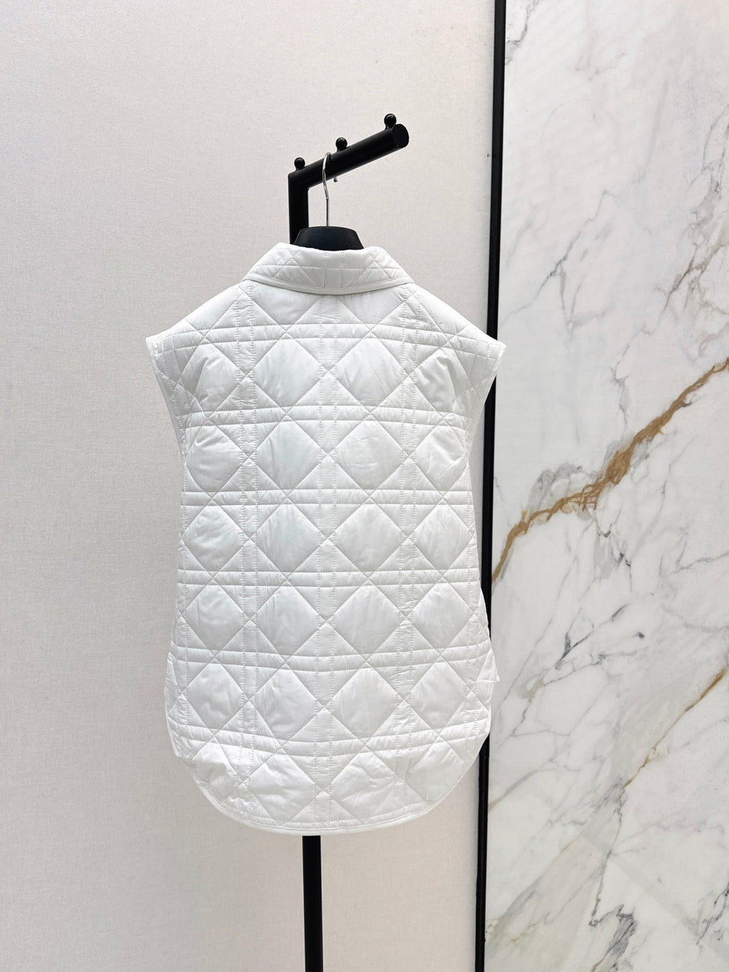 DIOR 25S SLEEVELESS QUILTED VEST 528