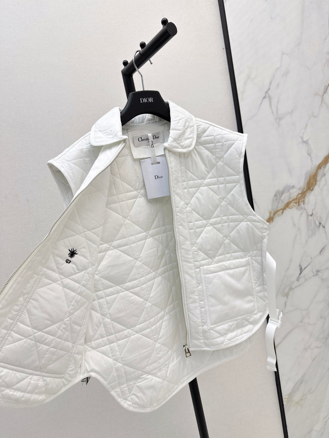 DIOR 25S SLEEVELESS QUILTED VEST 528