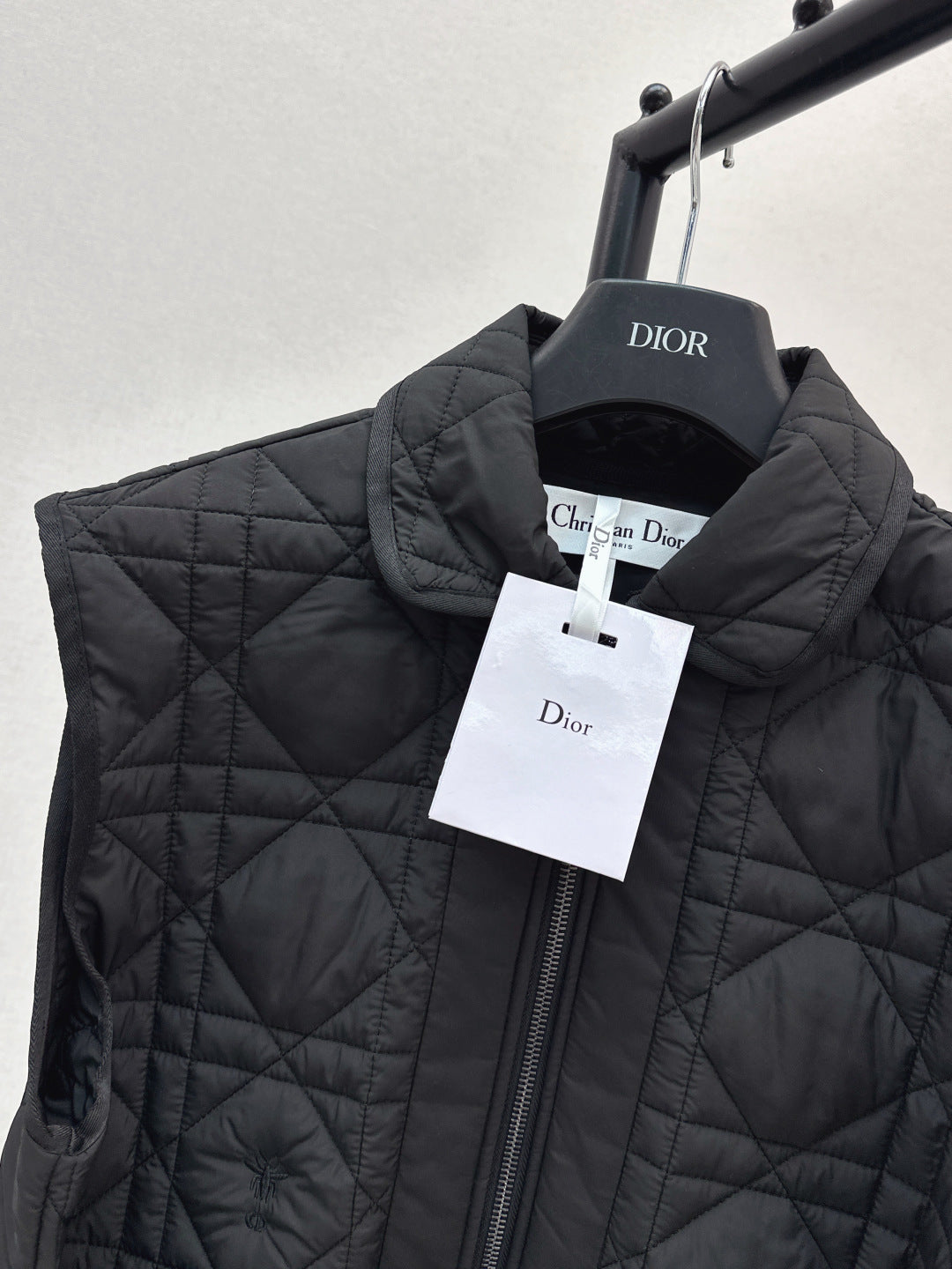 DIOR 25S SLEEVELESS QUILTED VEST 529