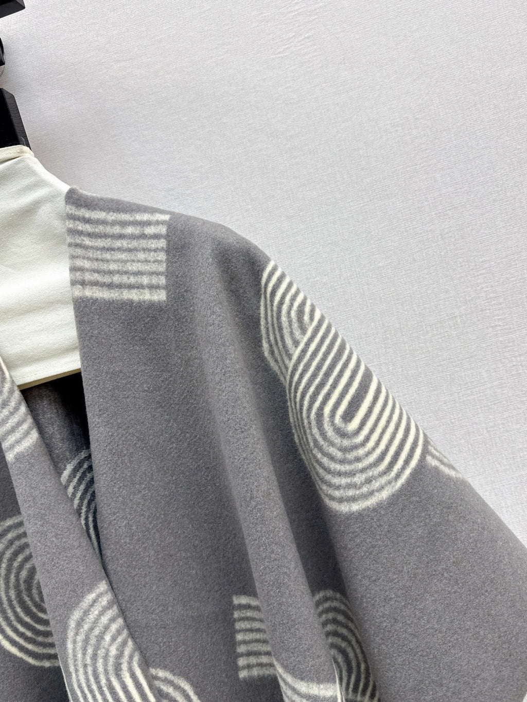 HERMES 25S JACQUARD CAPE COAT 320