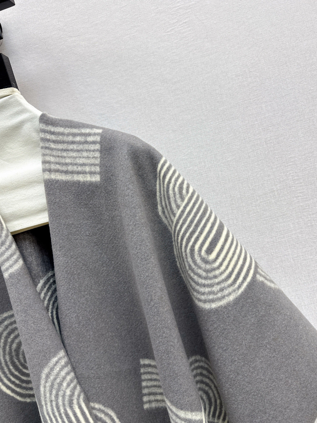 HERMES 25S JACQUARD CAPE COAT 320