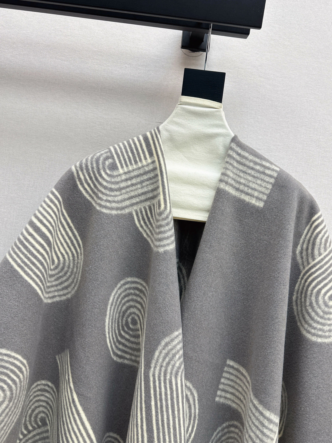 HERMES 25S JACQUARD CAPE COAT 320