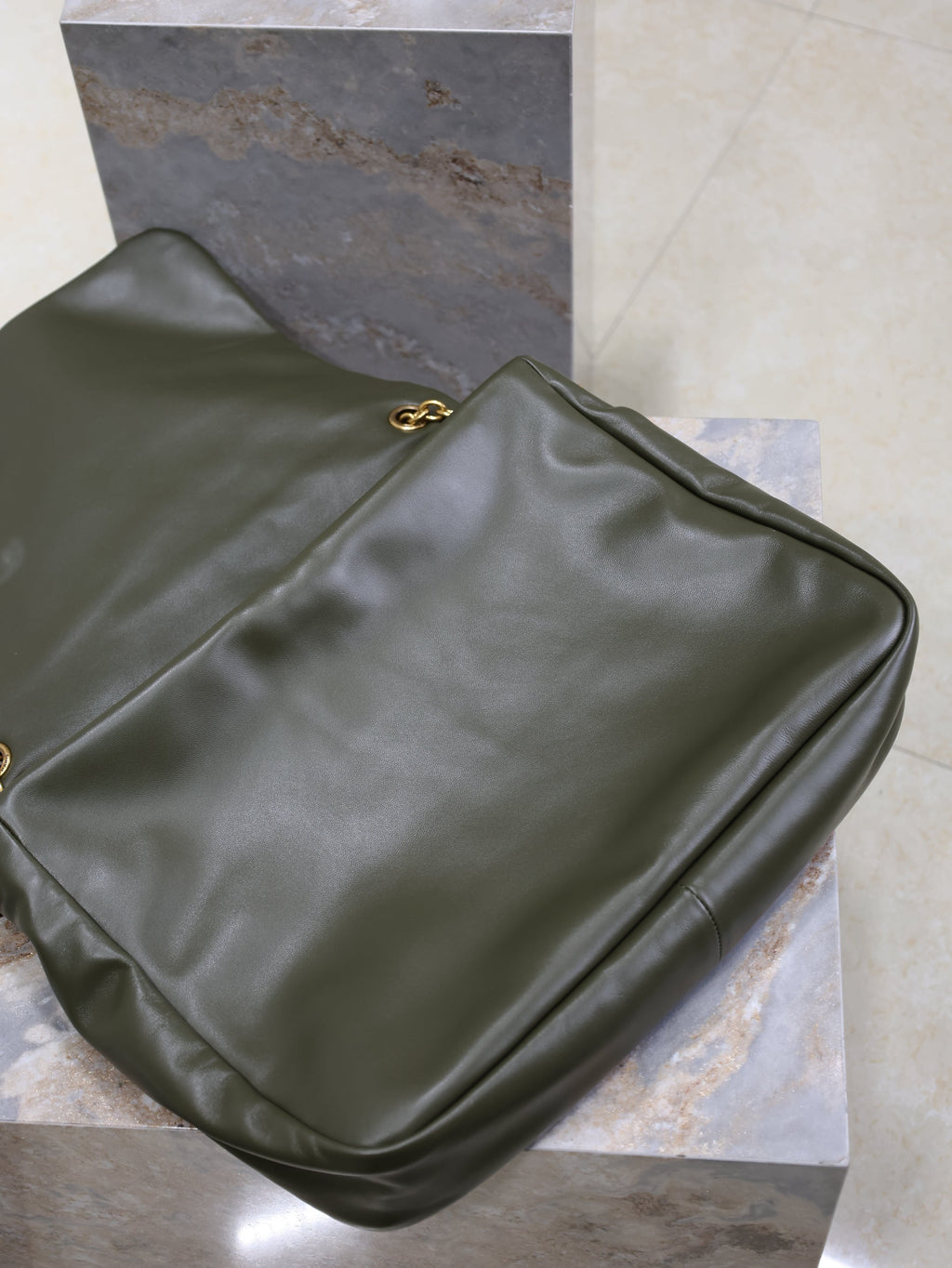 YSL 25S LARGE JAMIE 43 IN LIGHT MUSK LAMBSKIN GOLD HARDWRE