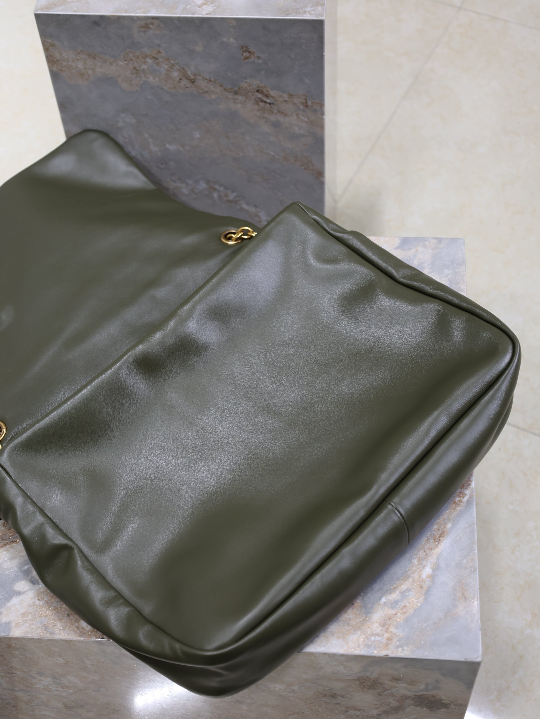 YSL 25S LARGE JAMIE 43 IN LIGHT MUSK LAMBSKIN GOLD HARDWRE