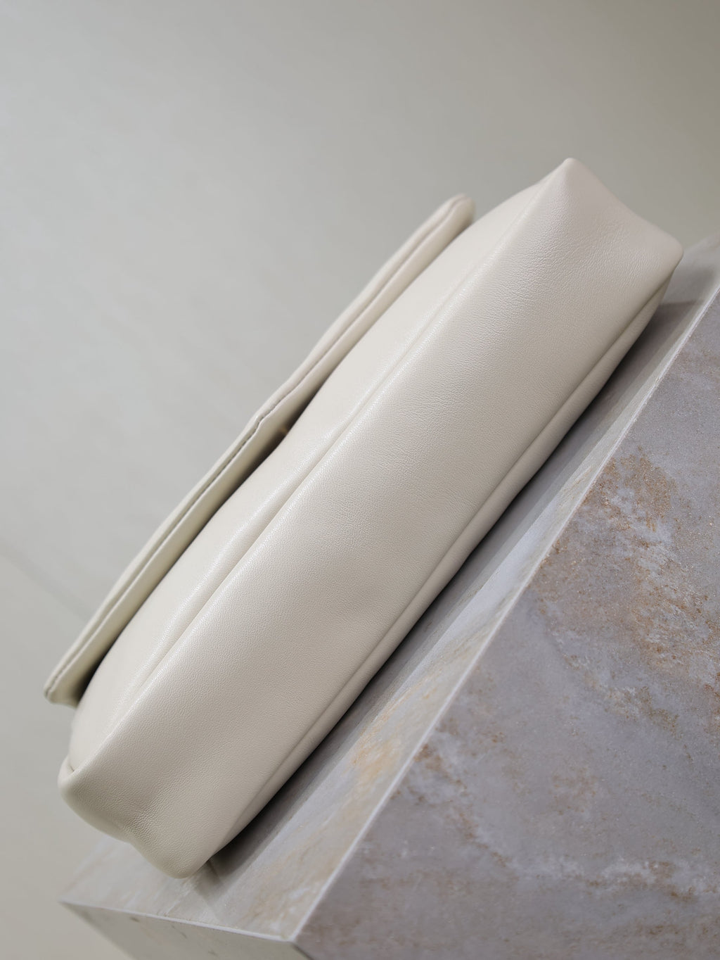 YSL 25S CALYPSO HANDBAG 26 IN IVORY LAMBSKIN GOLD HARDWARE