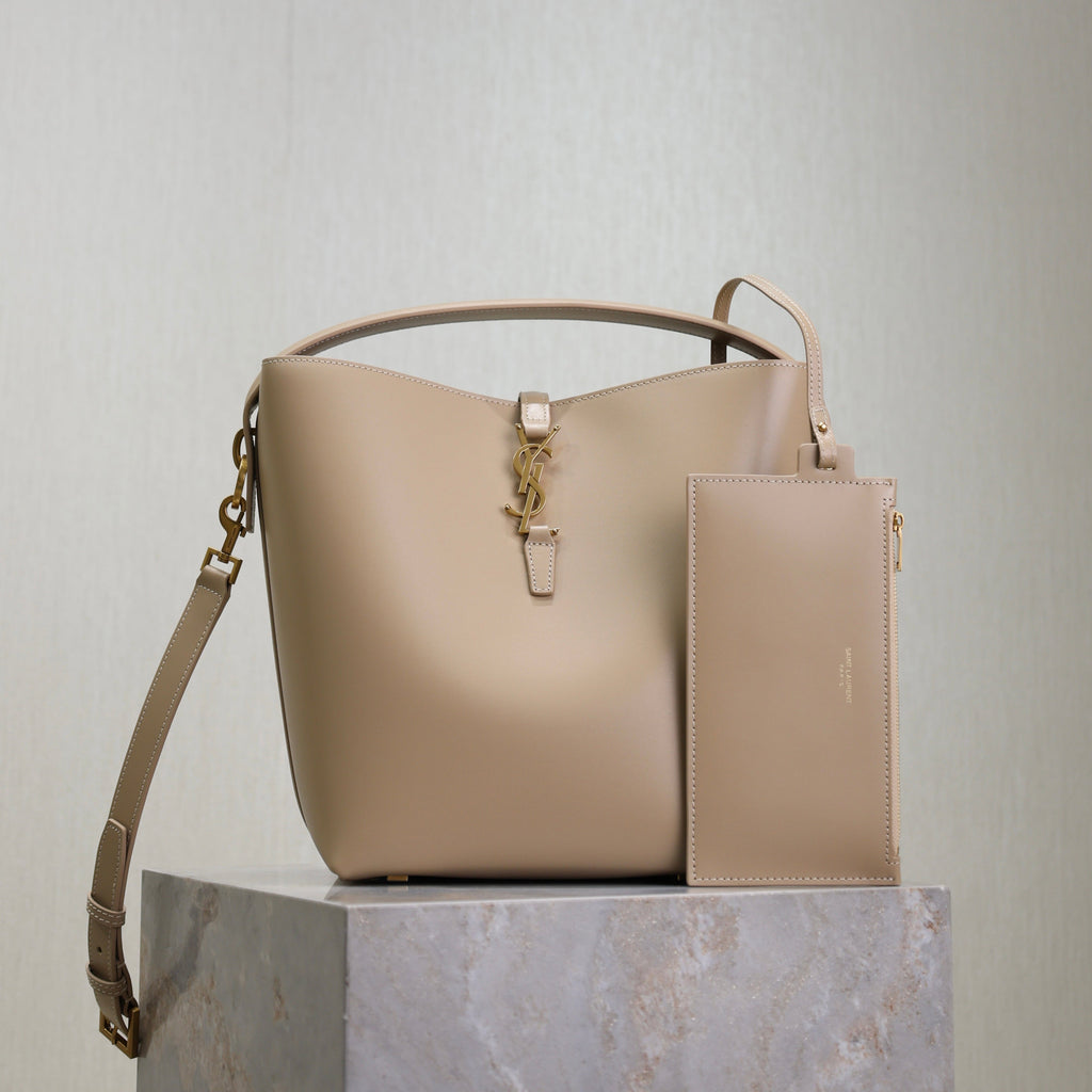 YSL 25S LE 5 À 7 BUCKET 26 IN NUDE CALFSKIN GOLD HARDWARE