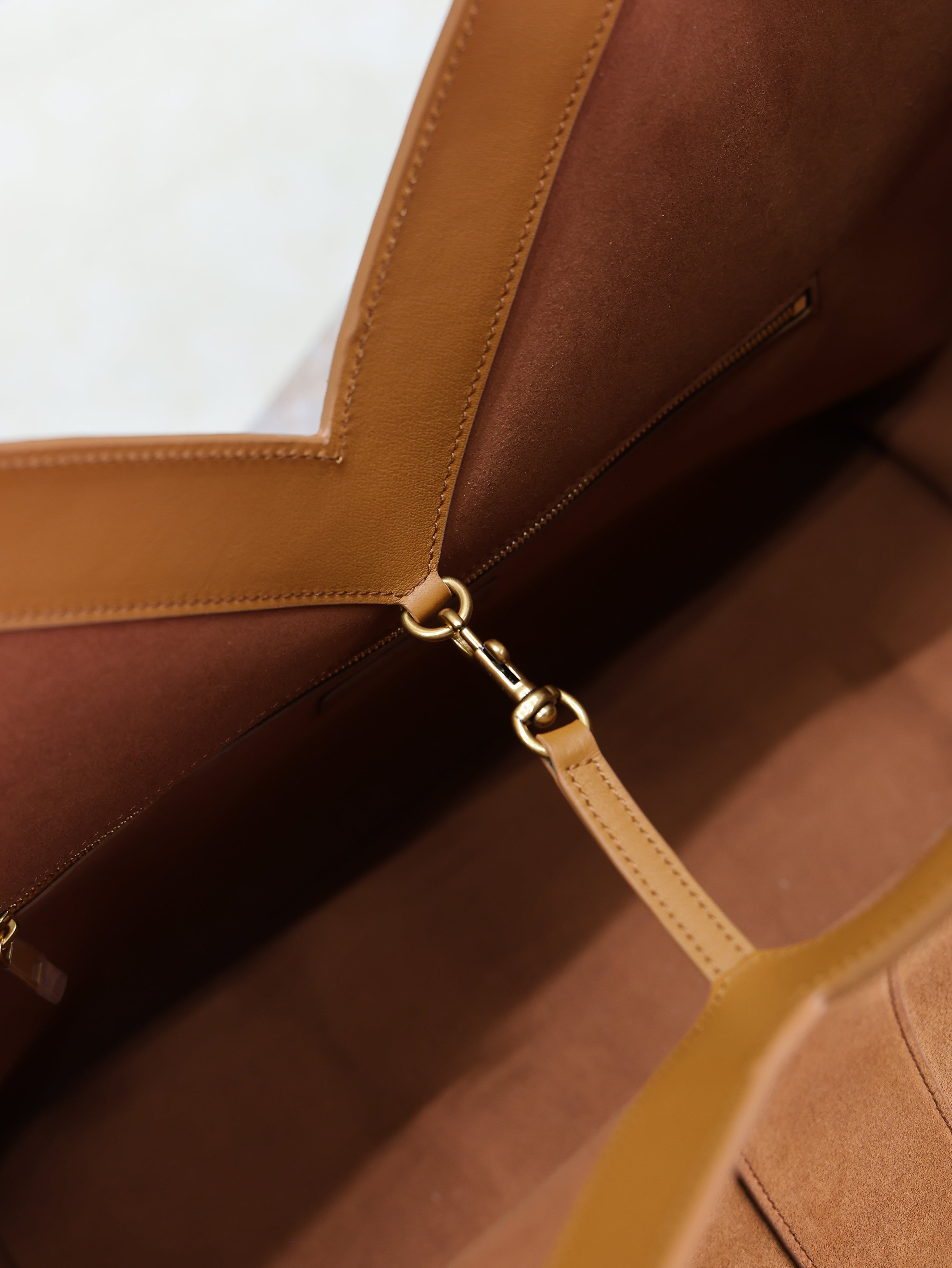 YSL 25S Y MAXI TOTE 50 IN CARAMEL SUEDE GOLD HARDWARE