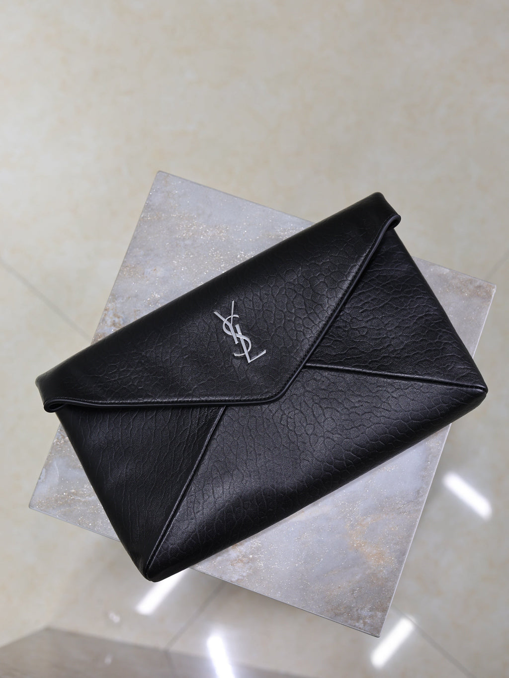 YSL 25S CASSANDRE LARGE ENVELOPE POUCH 29 IN BLACK CALFSKIN GRAY HARDWARE