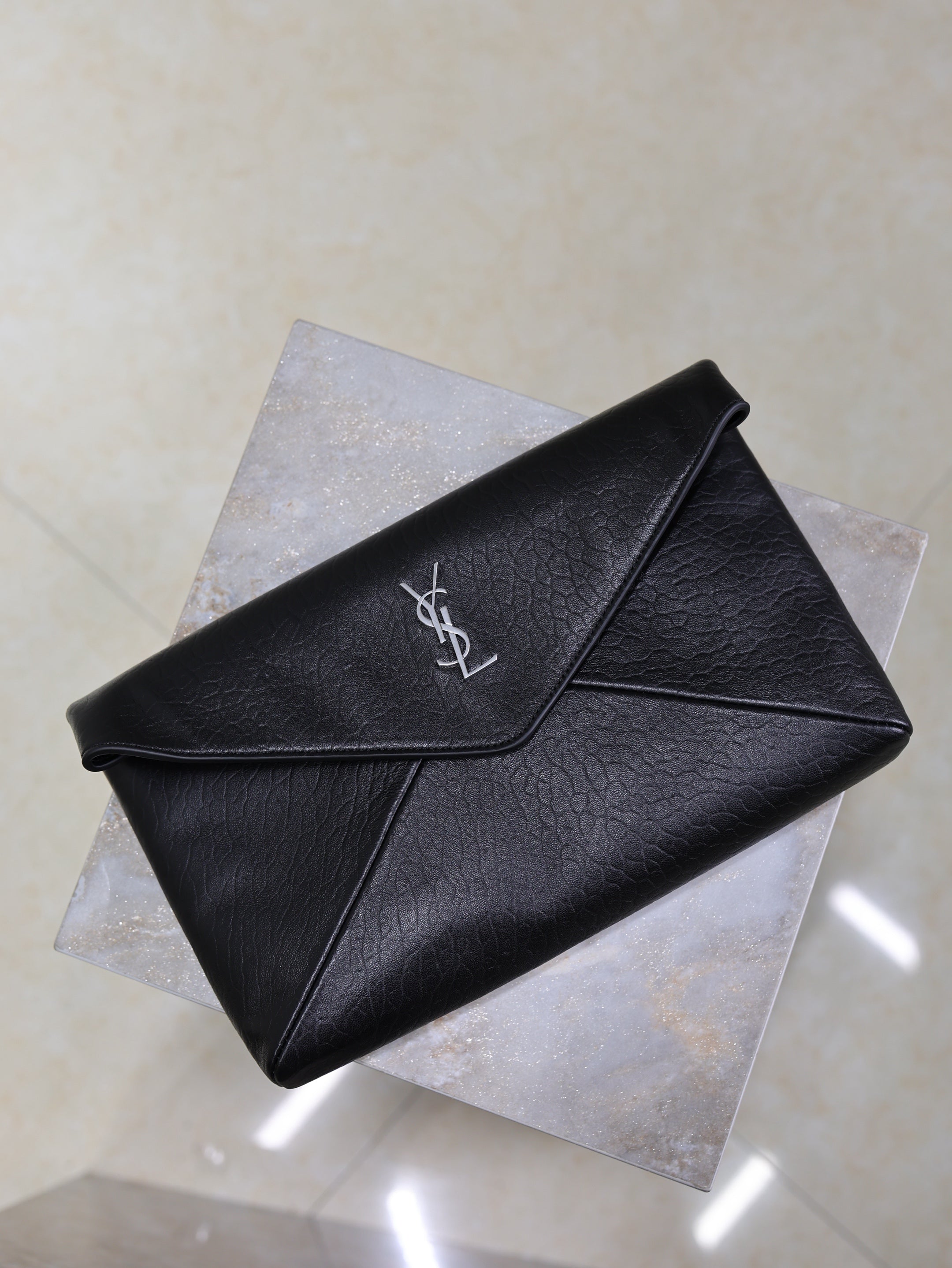 YSL 25S CASSANDRE LARGE ENVELOPE POUCH 29 IN BLACK CALFSKIN GRAY HARDWARE