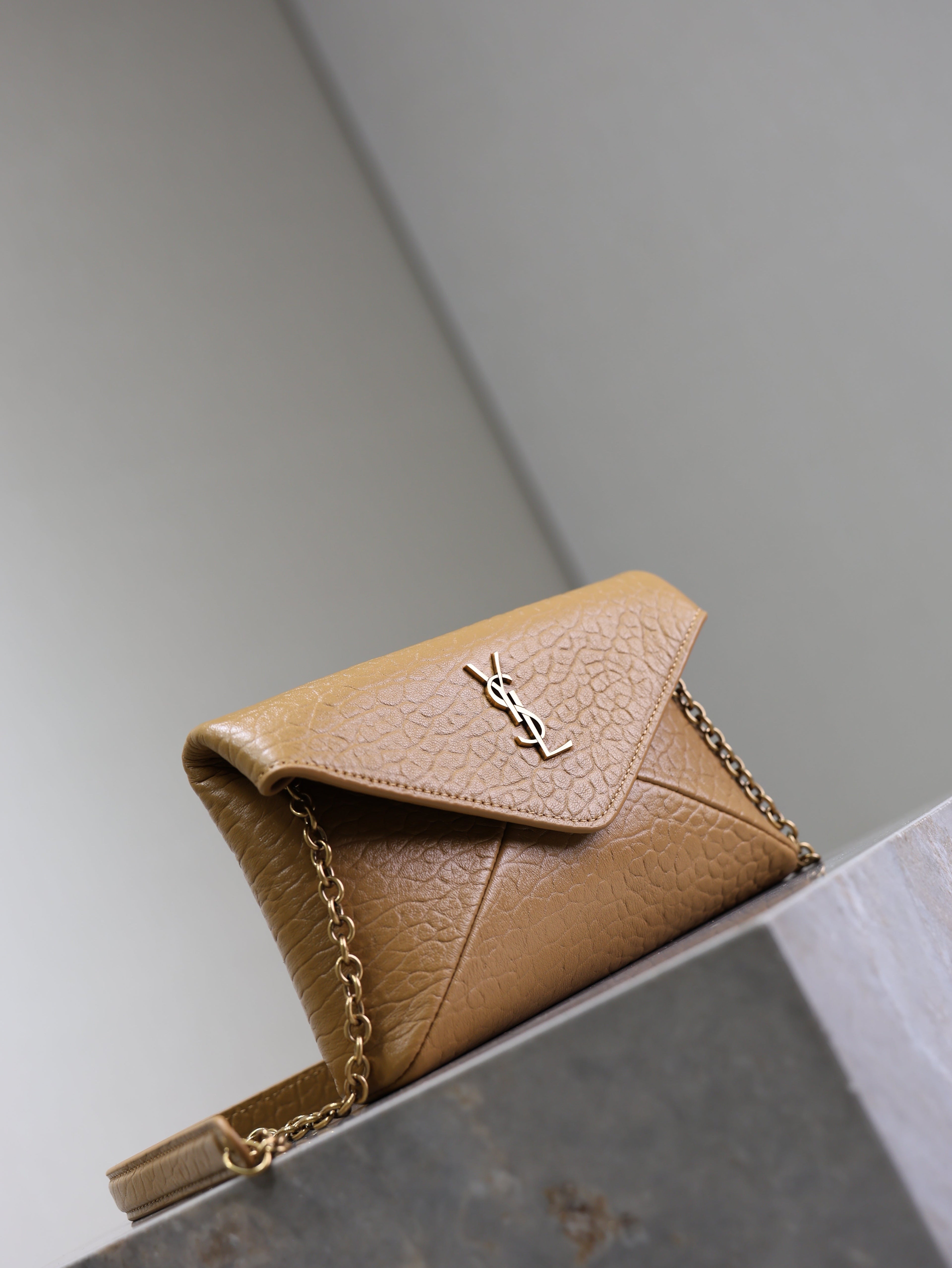YSL 25S CALYPSO MINI 19 IN CARAMEL LAMBSKIN GOLD HARDWARE