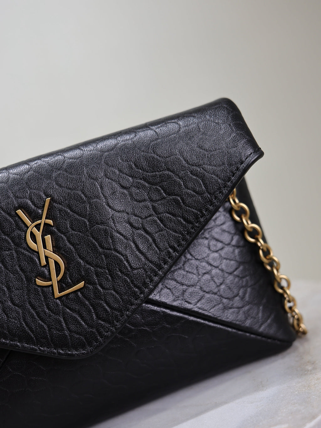 YSL 25S CALYPSO MINI 19 IN BLACK LAMBSKIN GOLD HARDWARE