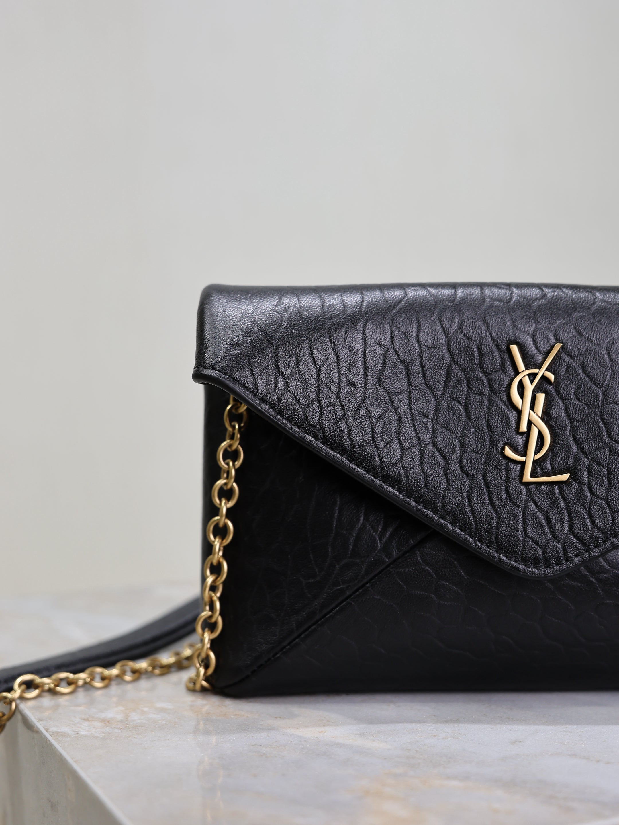 YSL 25S CALYPSO MINI 19 IN BLACK LAMBSKIN GOLD HARDWARE