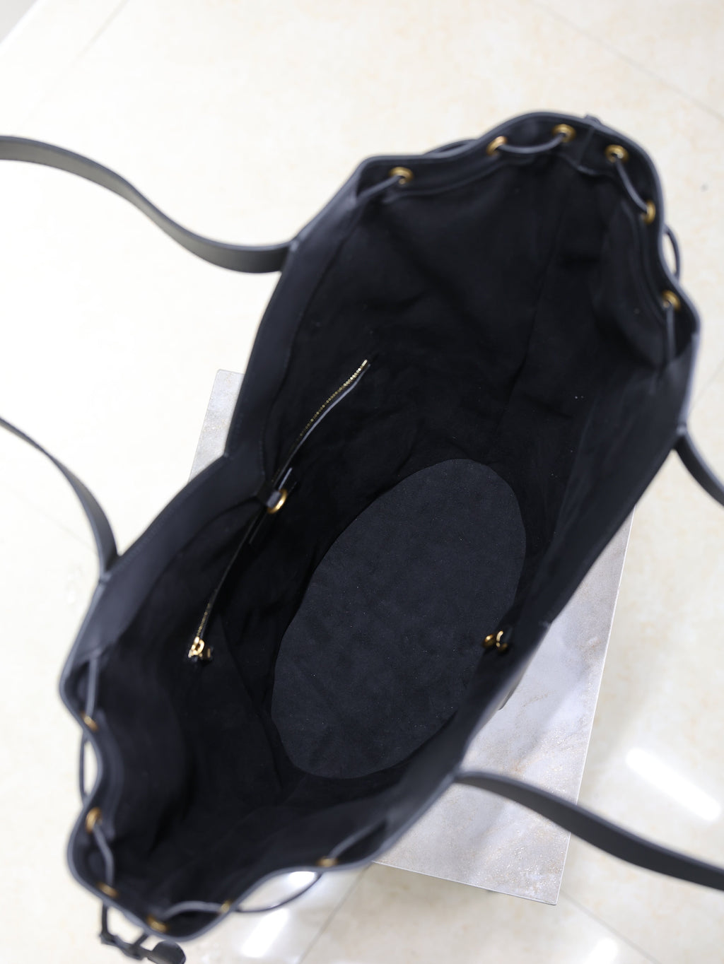 YSL 25S Y LARGE HOBO 50 IN BLACK CALFSKIN GOLD HARDWRE