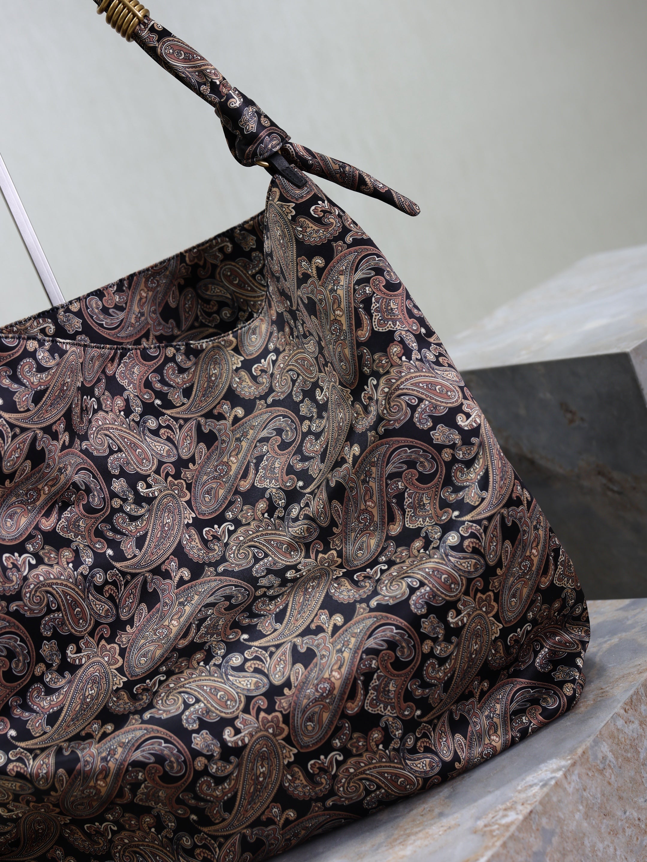 YSL 25S AMALIA 50 IN NAVY MULTICOLOR  SILK TWILL GOLD HARDWRE