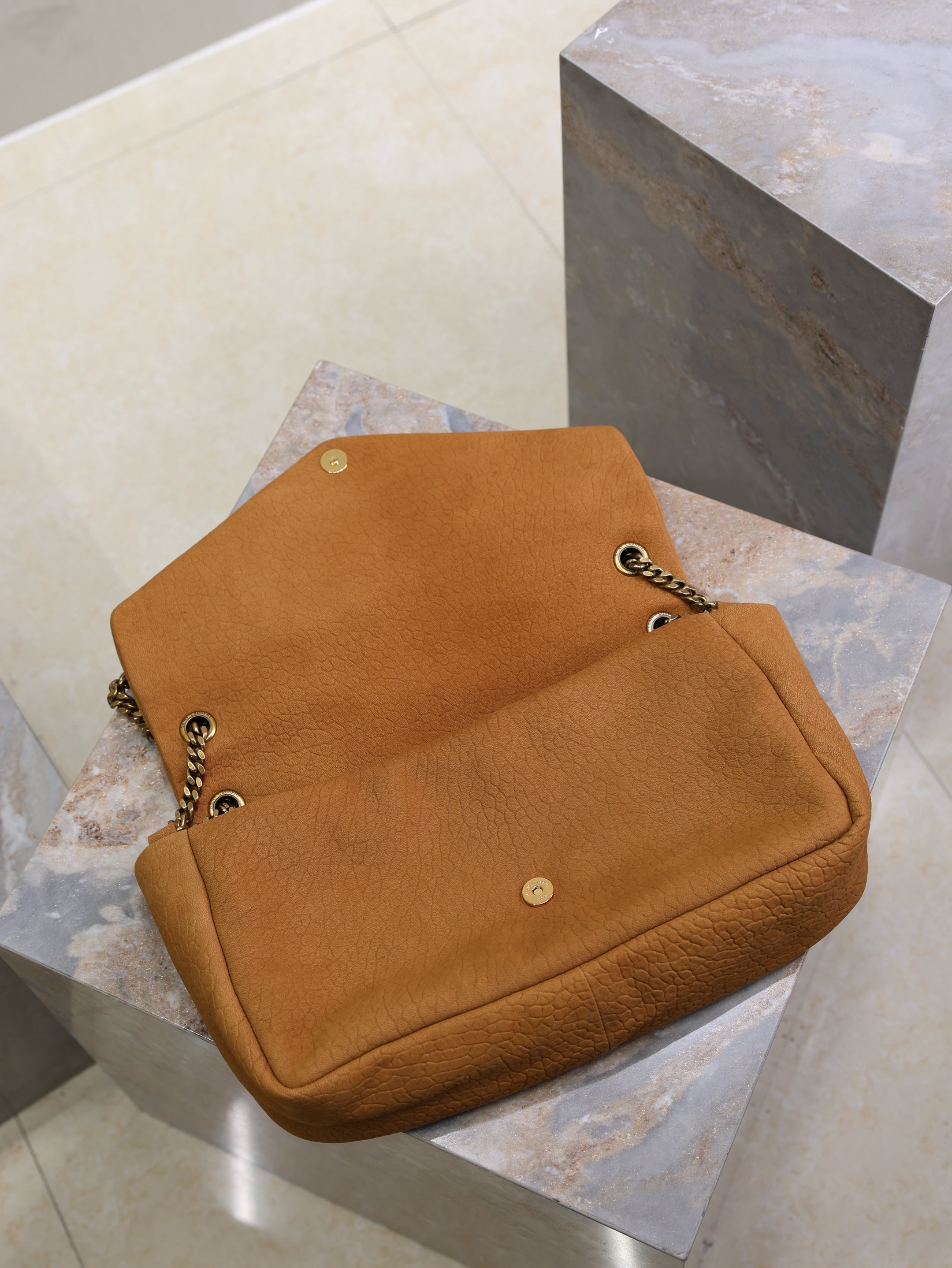 YSL 25S CALYPSO GM 38 IN BURNT ORANGE GRAINED CALFSKIN GOLD HARDWRE