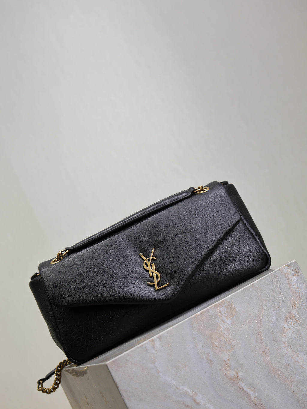 YSL 25S CALYPSO 30 IN BLACK GRAINED CALFSKIN GOLD HARDWARE