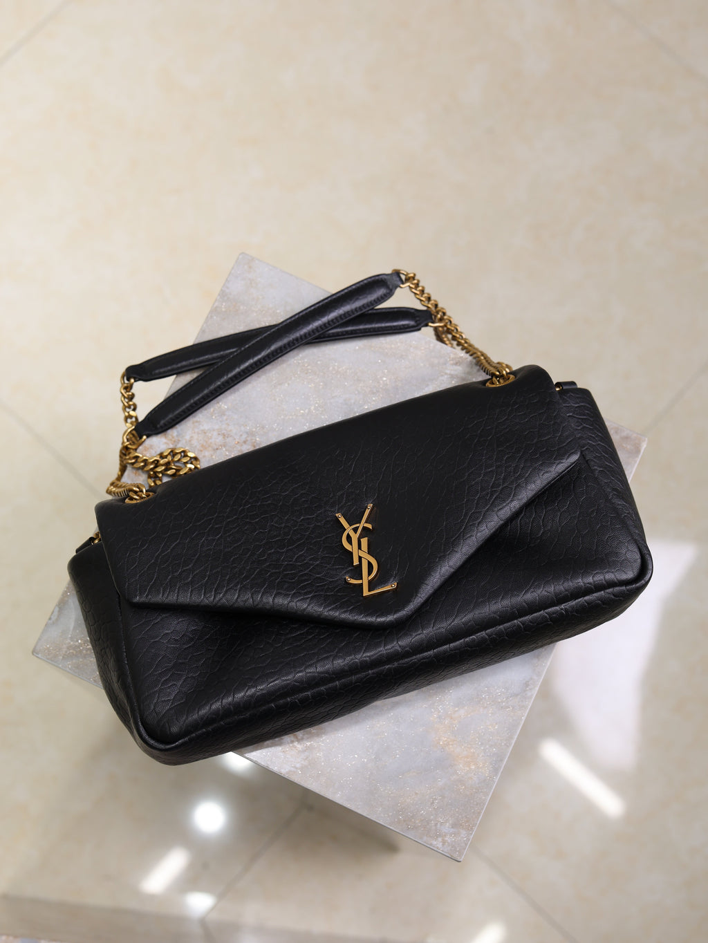 YSL 25S CALYPSO 30 IN BLACK GRAINED CALFSKIN GOLD HARDWARE