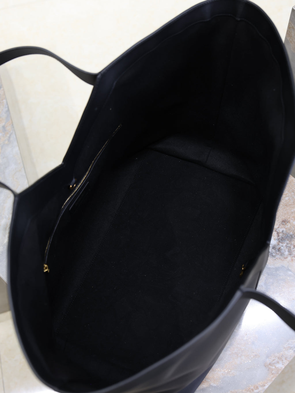 YSL 25S Y TOTE 50 IN BLACK CALFSKIN GOLD HARDWARE