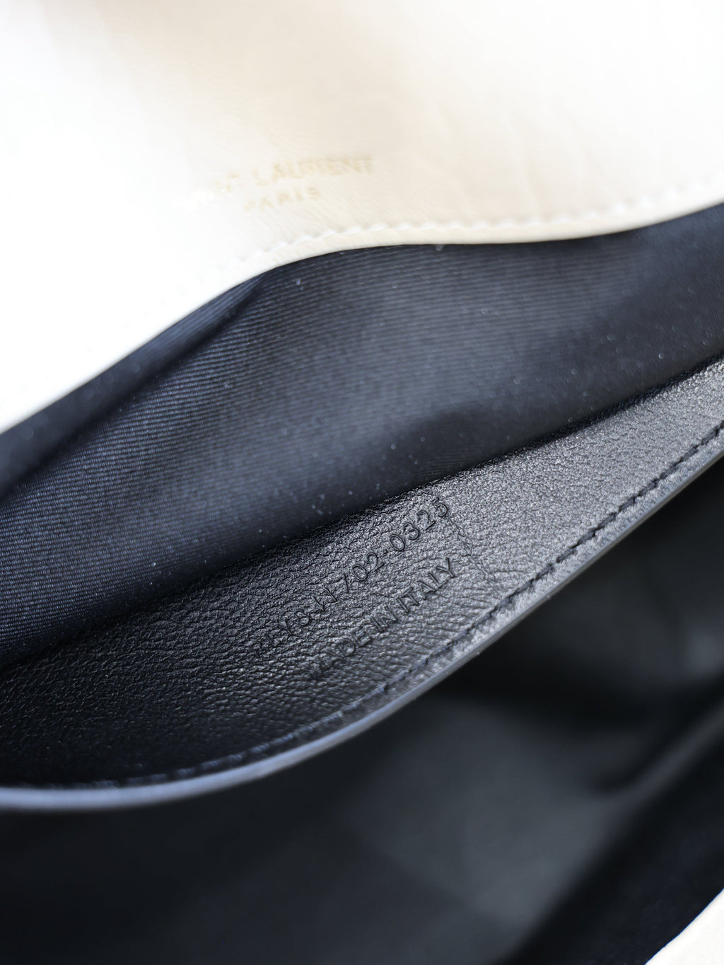 YSL 25S CASSANDRE ENVELOPE MESSENGER 35 IN BLANC VINTAGE LAMBSKIN GOLD HARDWARE