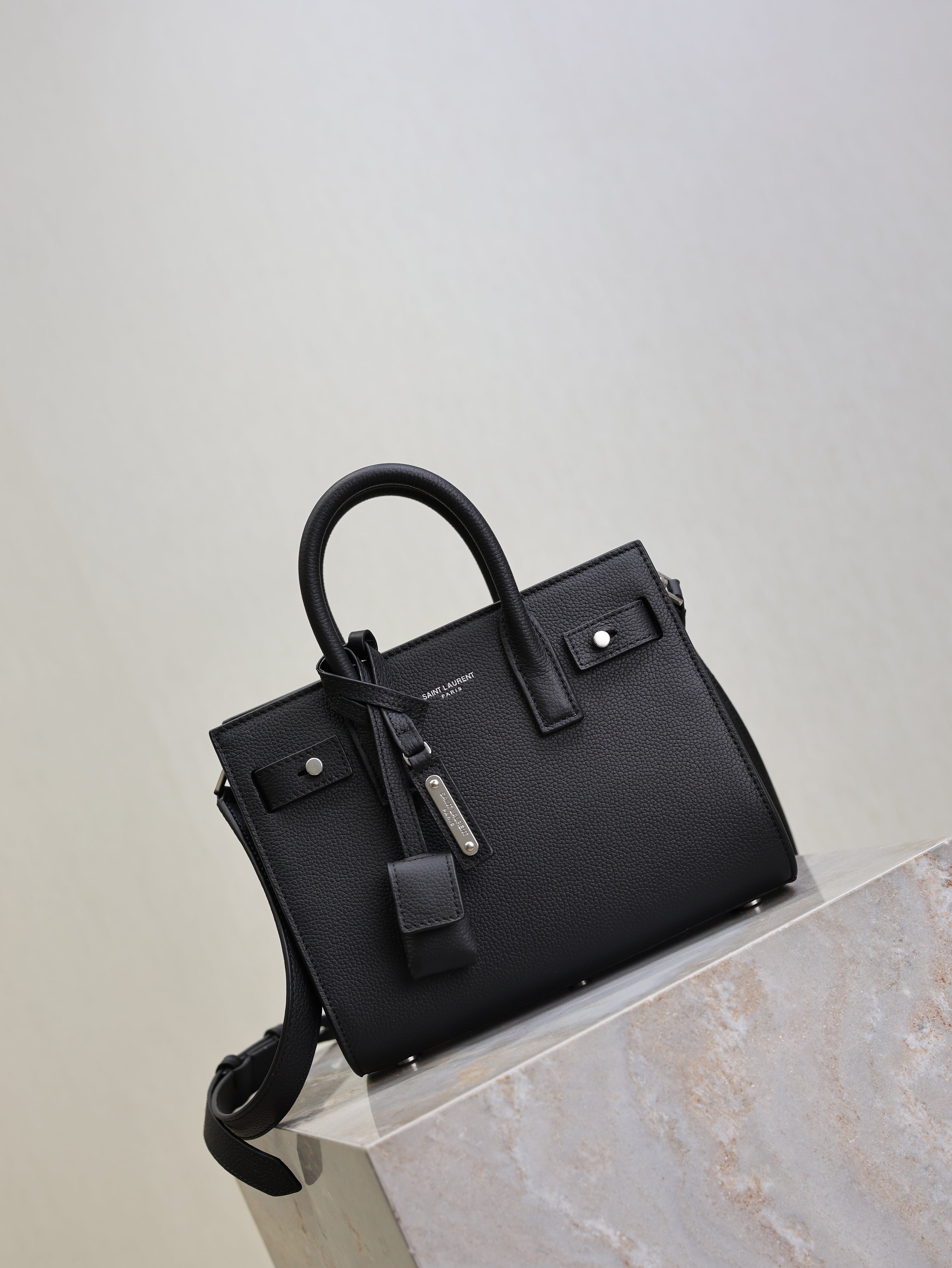 YSL 25S SAC DE JOUR 22 IN BLACK GRAINED CALFSKIN SILVER HARDWARE