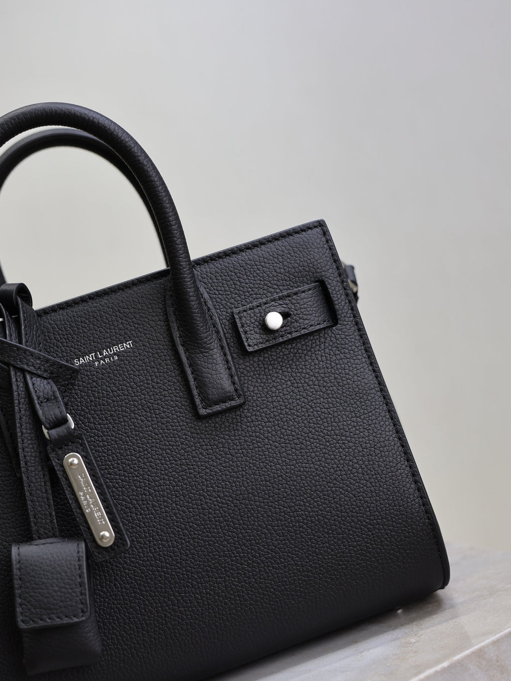 YSL 25S SAC DE JOUR 22 IN BLACK GRAINED CALFSKIN SILVER HARDWRE