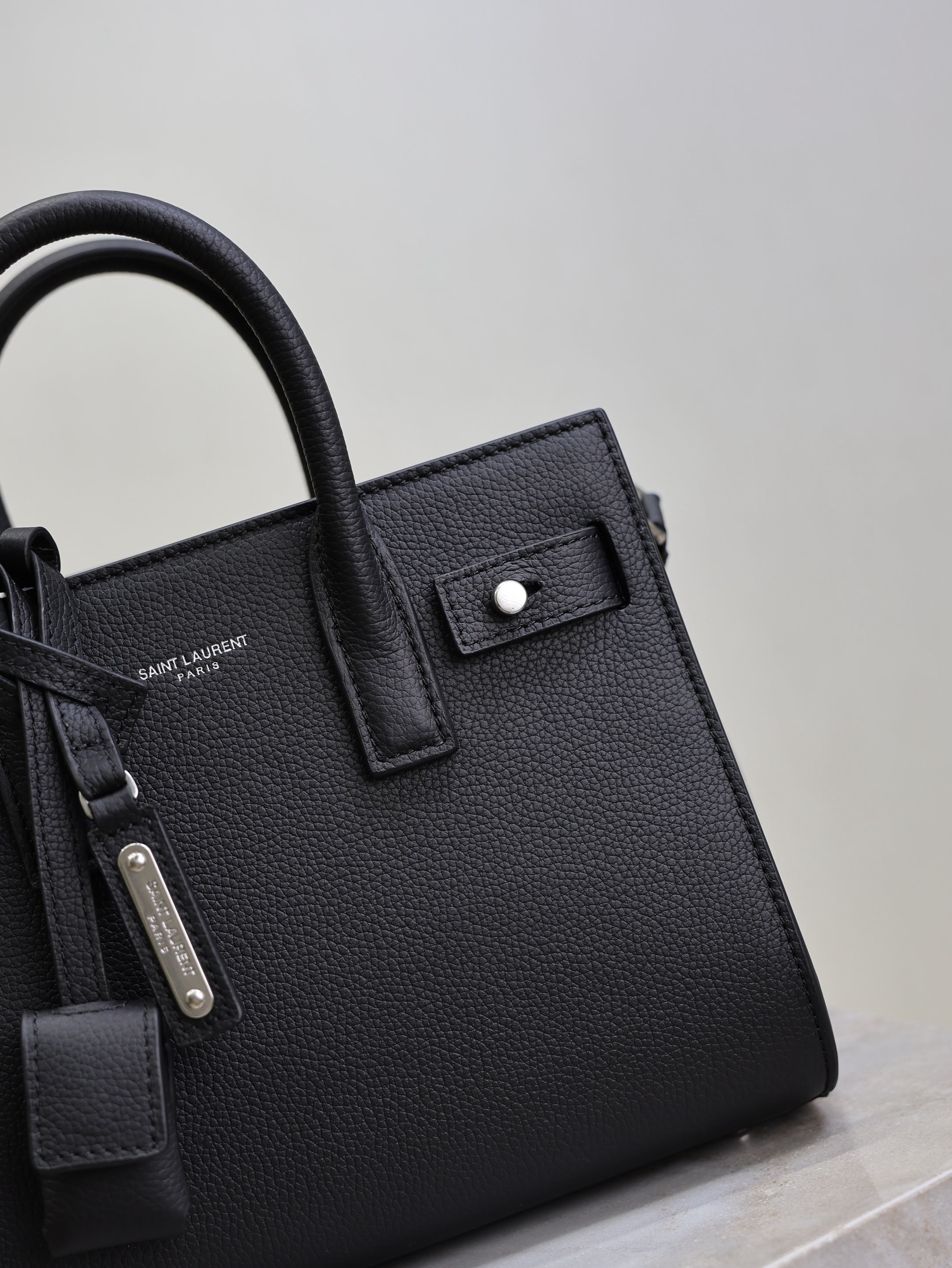 YSL 25S SAC DE JOUR 22 IN BLACK GRAINED CALFSKIN SILVER HARDWRE