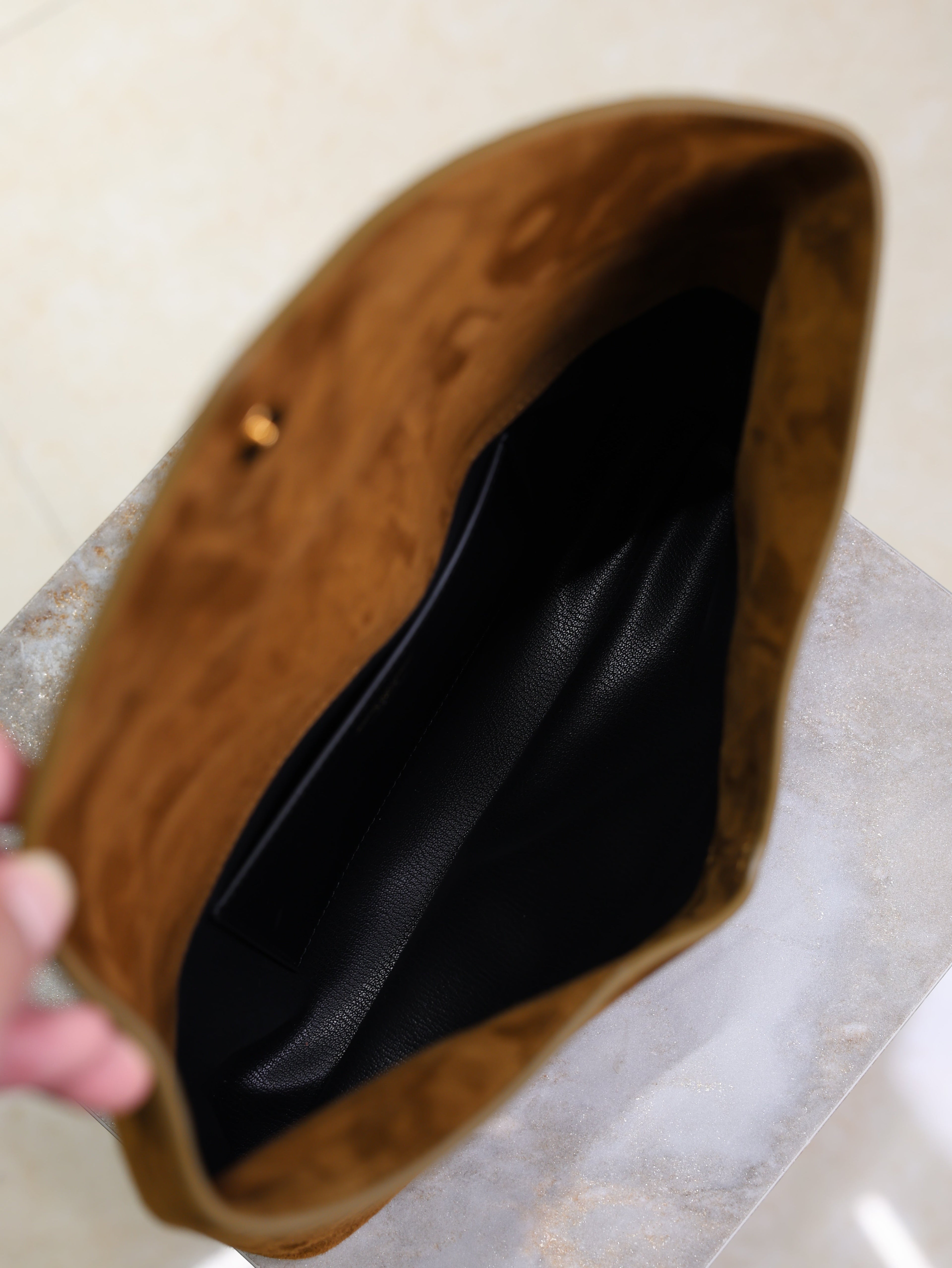 YSL 25S CASSANDRE LARGE ENVELOPE POUCH 29 IN BURNT UMBER SUEDE GOLD HARDWRE