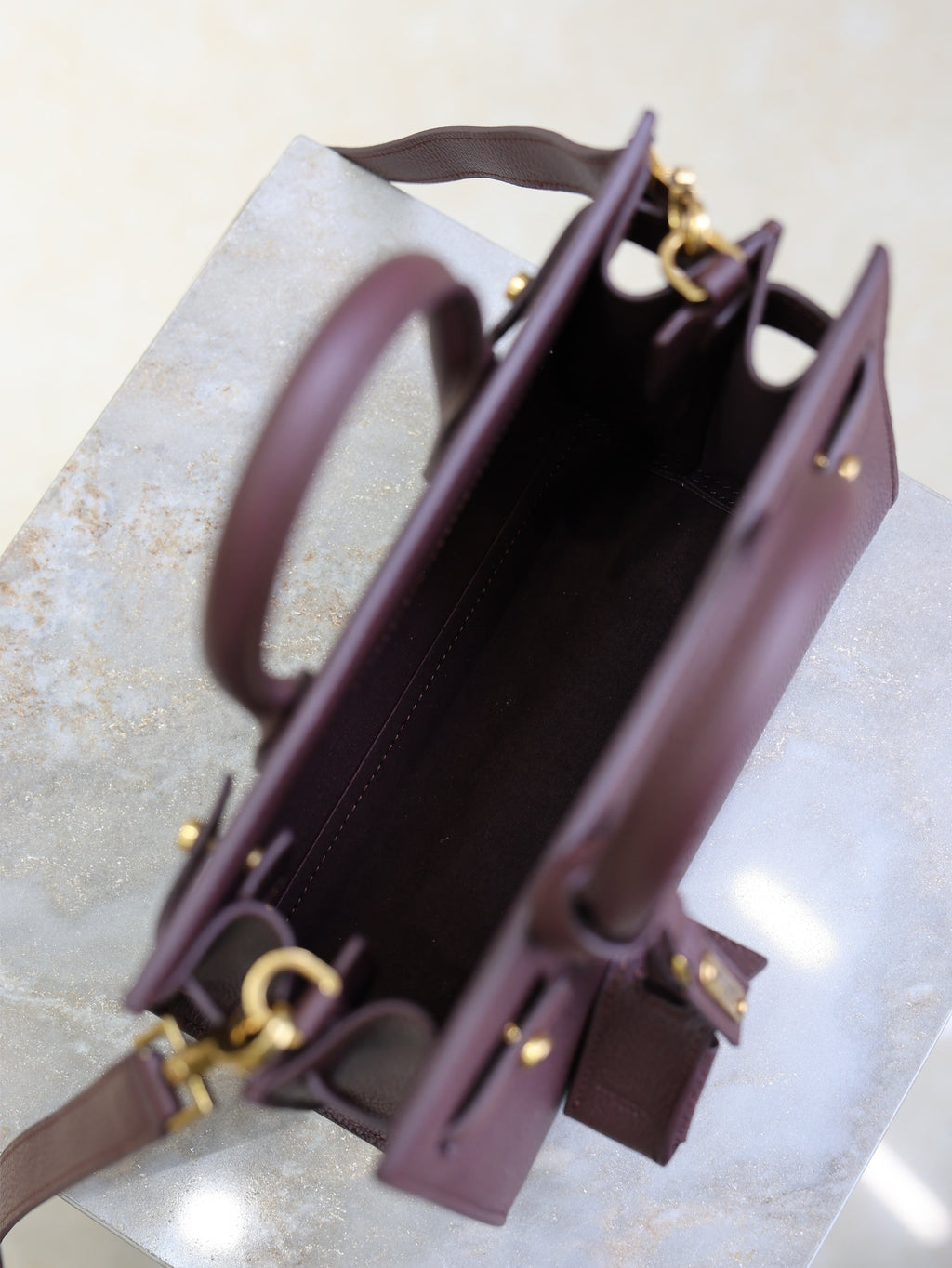 YSL 25S SAC DE JOUR 22 IN ROUGE CABERNET SUPPLE GRAINED CALFSKIN