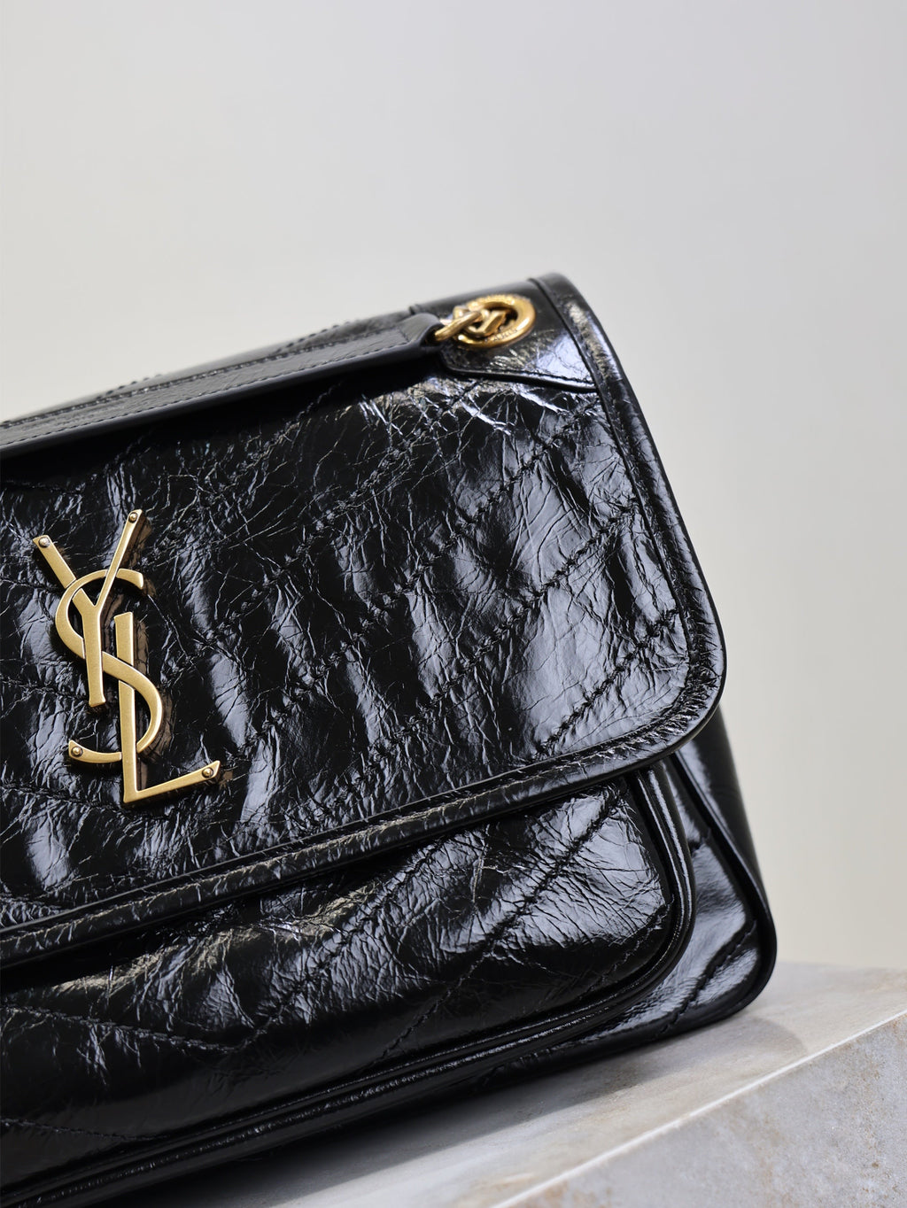 YSL 25S NIKI MM BAG 28 IN BLACK GLOSSY CALFSKIN GOLD HARDWARE