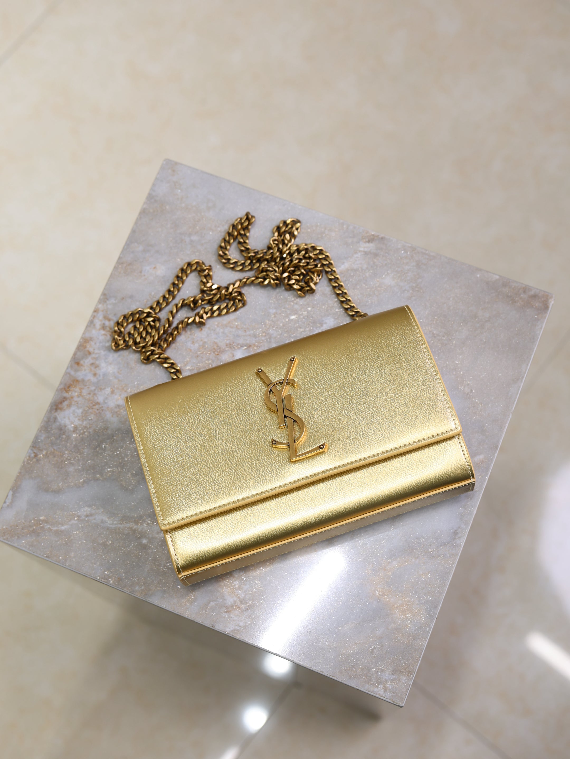 YSL 25S KATE BAG 20 IN GOLD METALLIC CALFSKIN GOLD HARDWARE