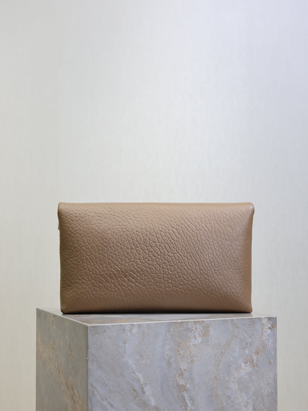 YSL 25S CASSANDRE LARGE ENVELOPE POUCH 29 IN DARK TAUPE CALFSKIN GOLD HARDWARE