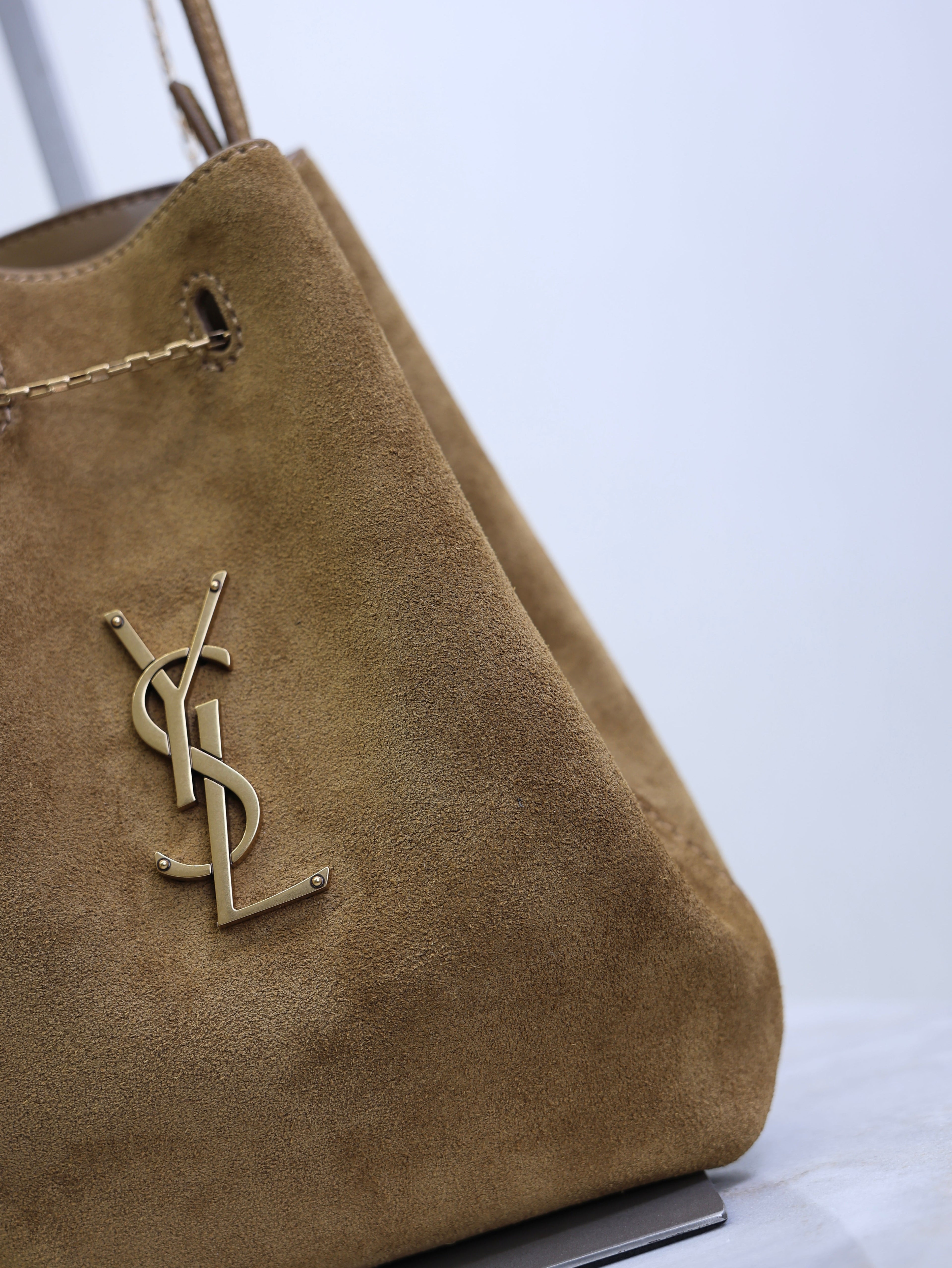 YSL 25S POCHON BAG 24 IN CARAMEL COGNAC SUEDE GOLD HARDWRE