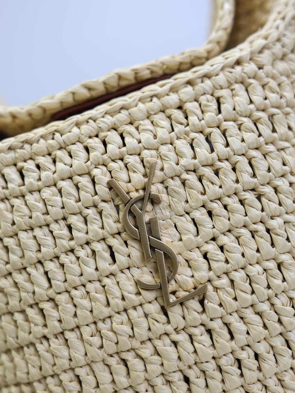YSL 25S GABY BUCKET BAG 19 IN RAFFIA AND CALFSKIN GOLD HARDWRE