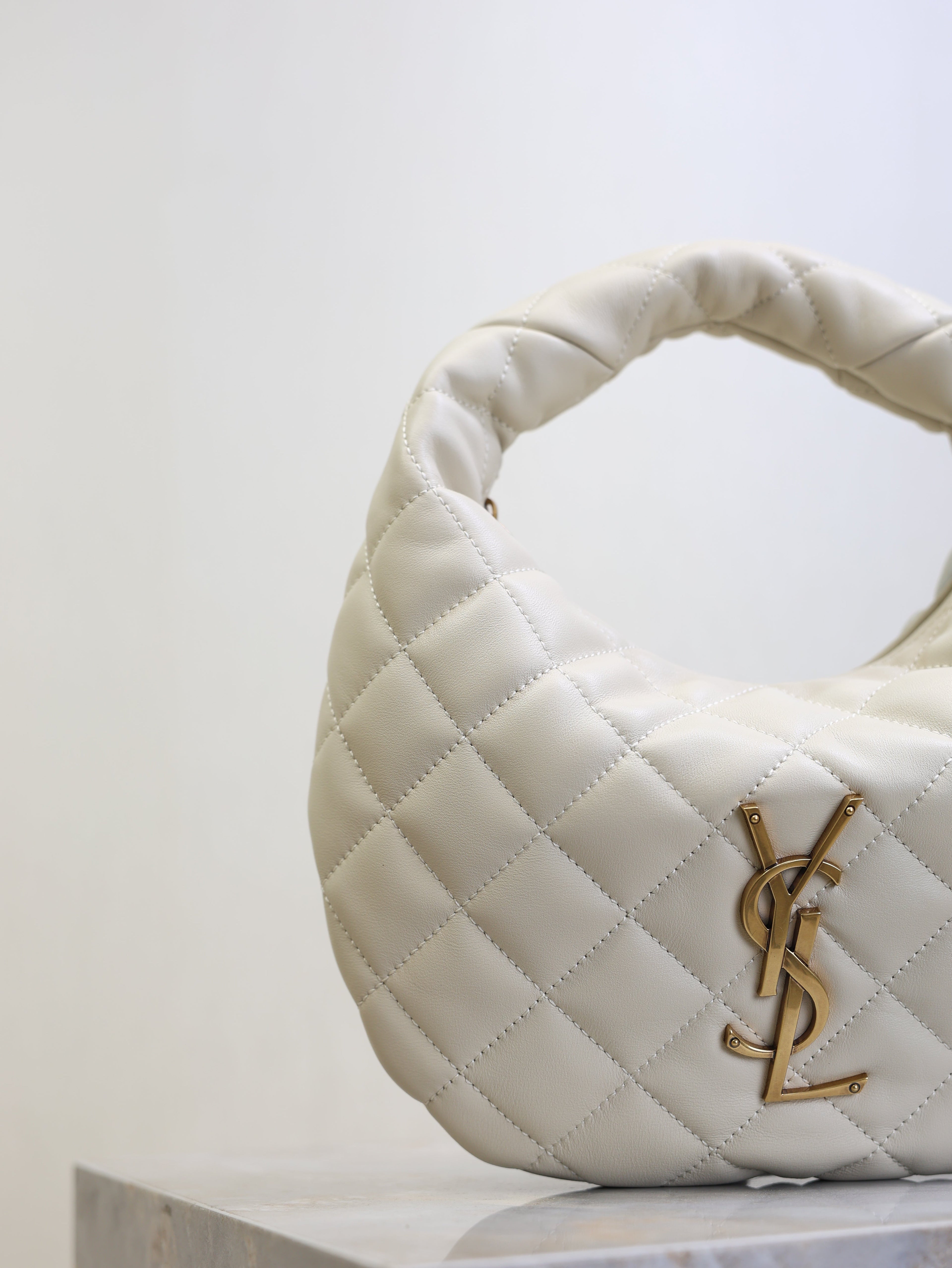 YSL 25S ICARINO 17 IN WHITE QUILTED CALFSKIN GOLD HARDWARE