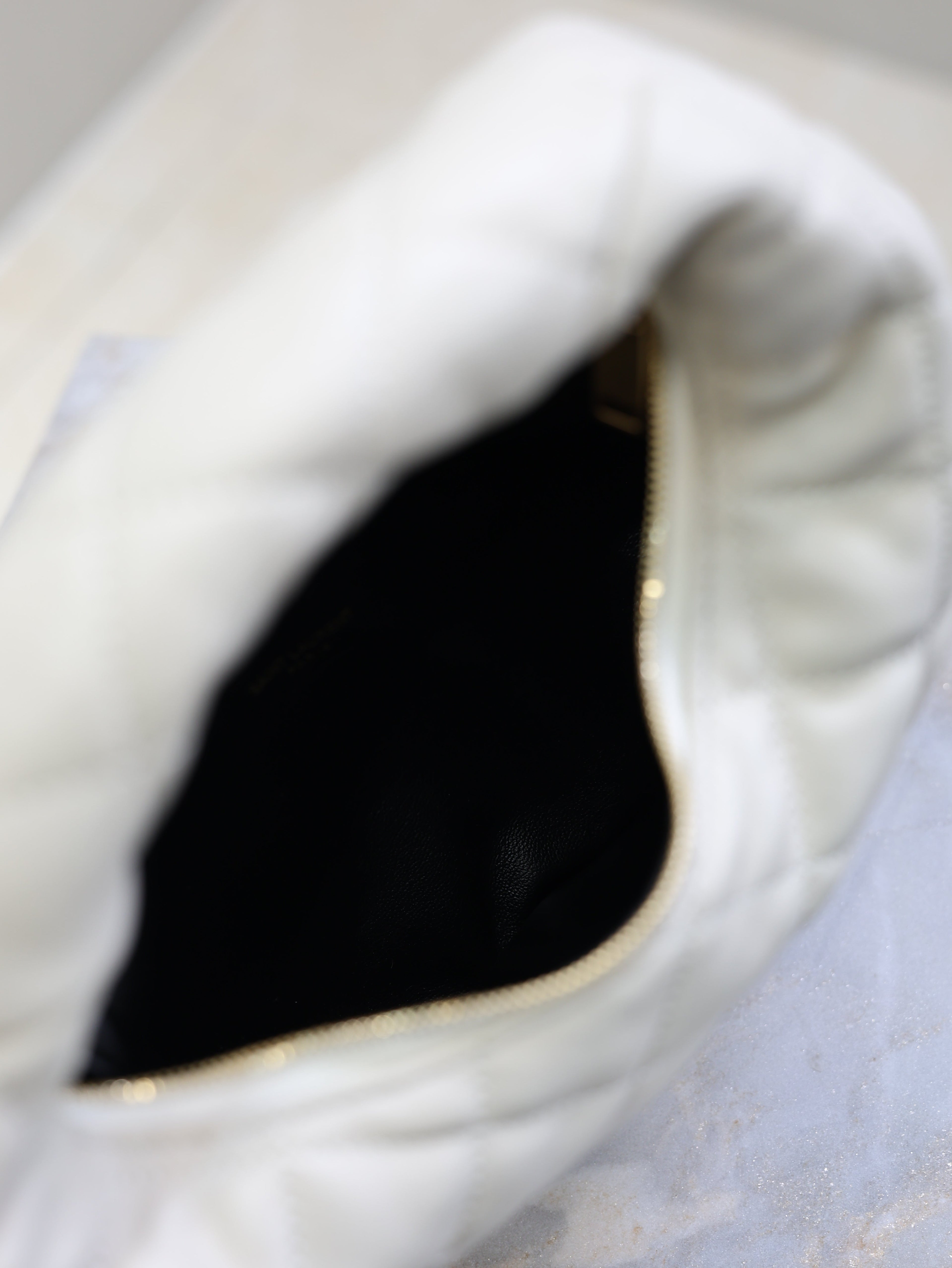 YSL 25S ICARINO 17 IN WHITE QUILTED CALFSKIN GOLD HARDWARE