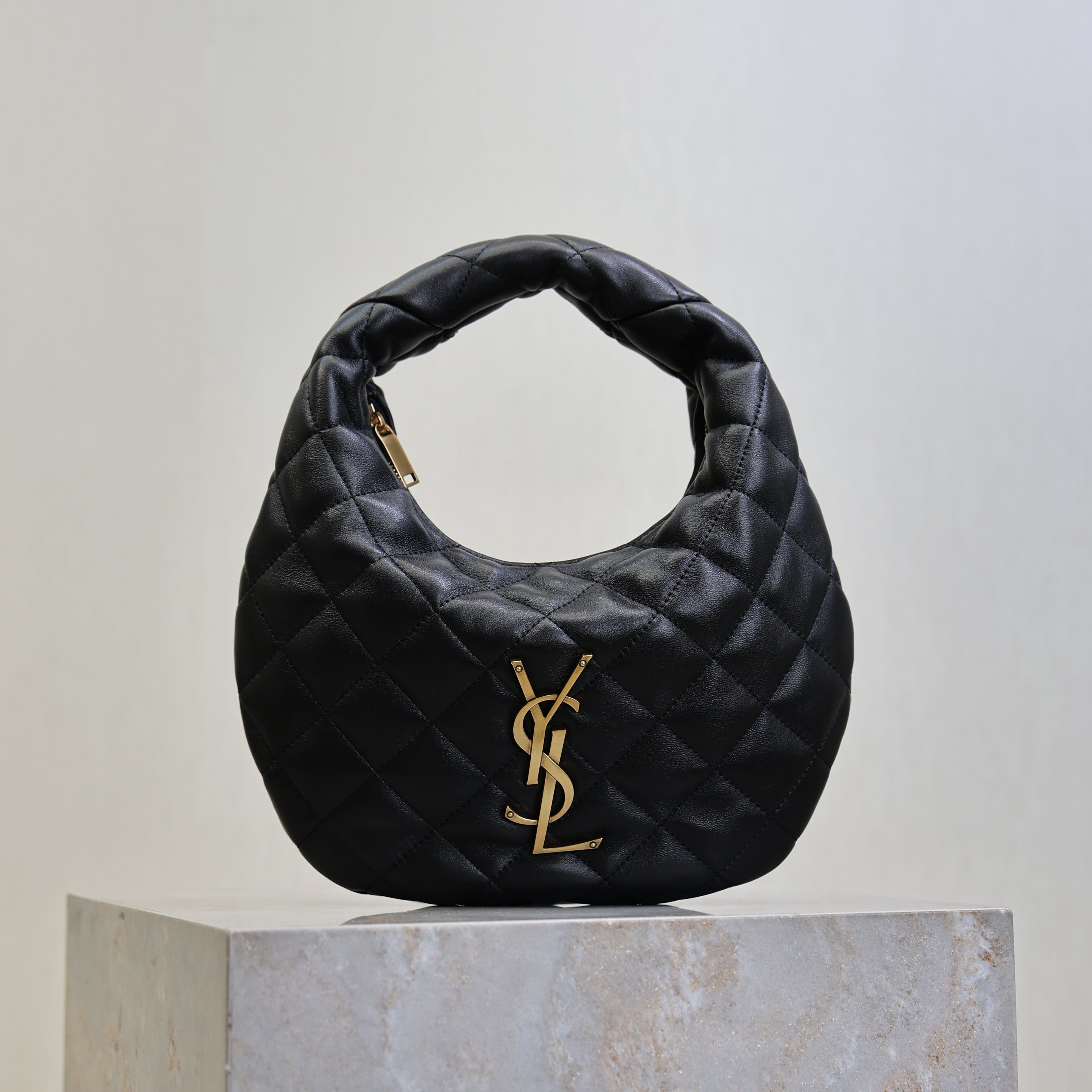 YSL 25S ICARE BABY 17 IN BLACK QUILTED CALFSKIN GOLD HARDWRE