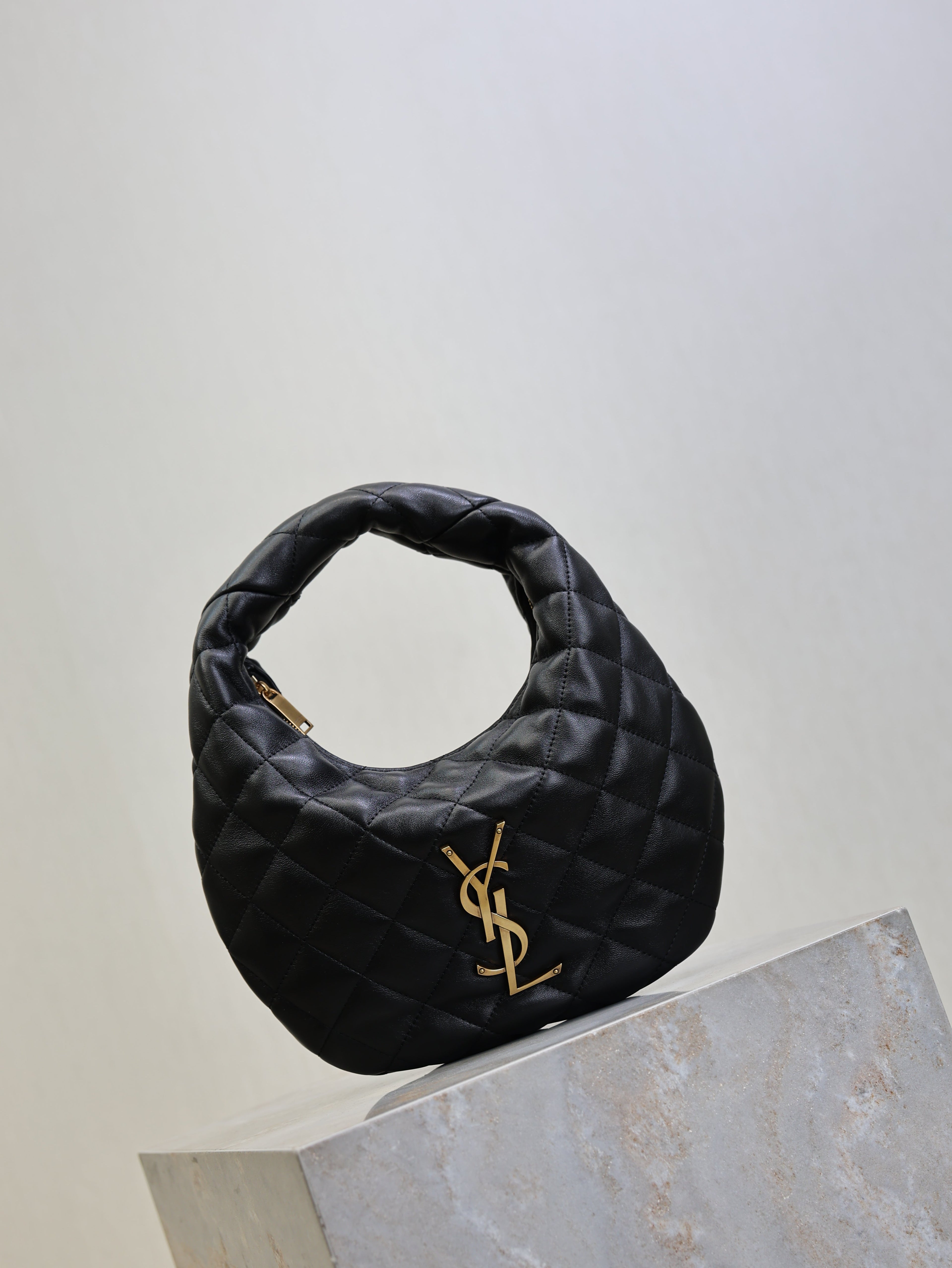 YSL 25S ICARE BABY 17 IN BLACK QUILTED CALFSKIN GOLD HARDWARE