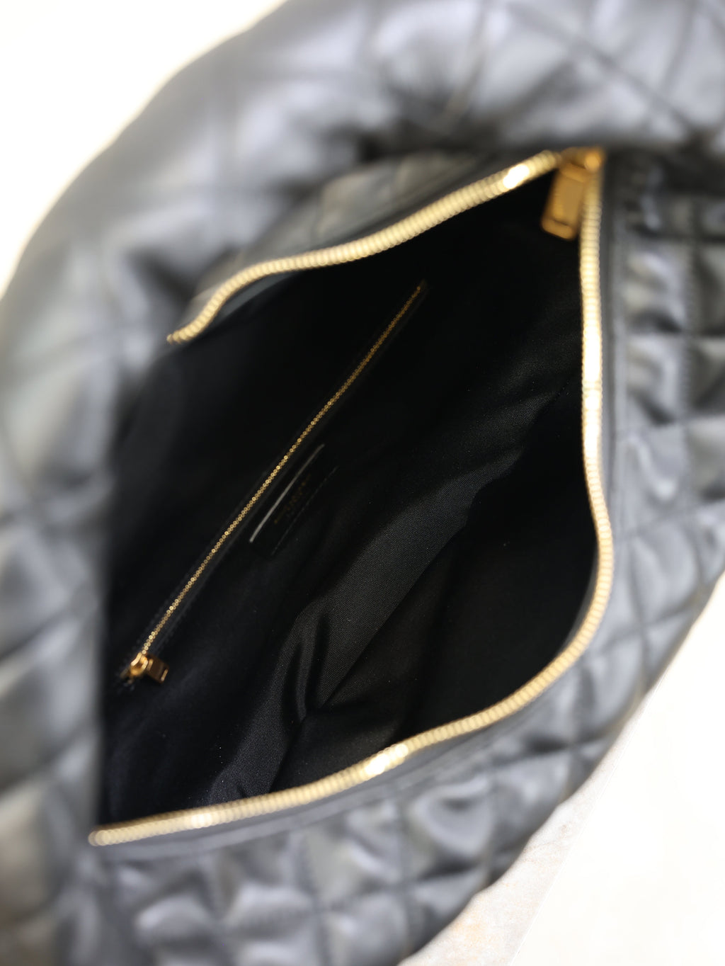 YSL 25S ICARE HOBO 44 IN BLACK QUILTED CALFSKIN GOLD HARDWARE