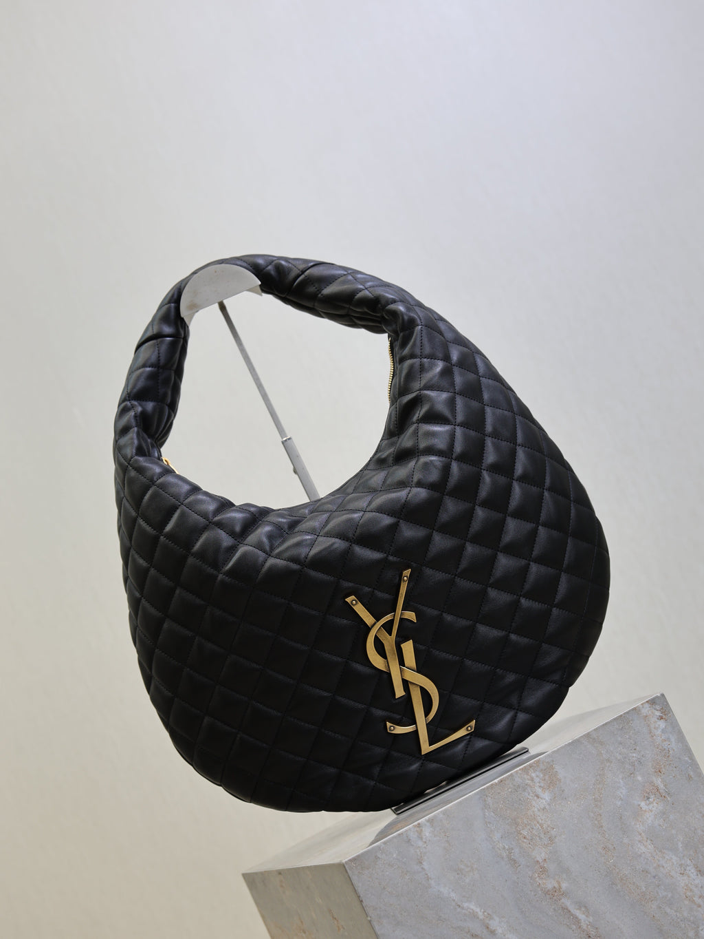 YSL 25S ICARE HOBO 44 IN BLACK QUILTED CALFSKIN GOLD HARDWRE