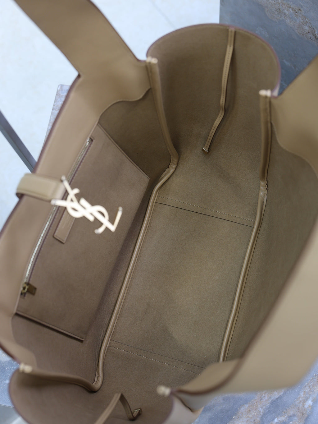 YSL 25S LE 5 À 7 BEA 50 IN DARK CARAMEL CALFSKIN GOLD HARDWARE