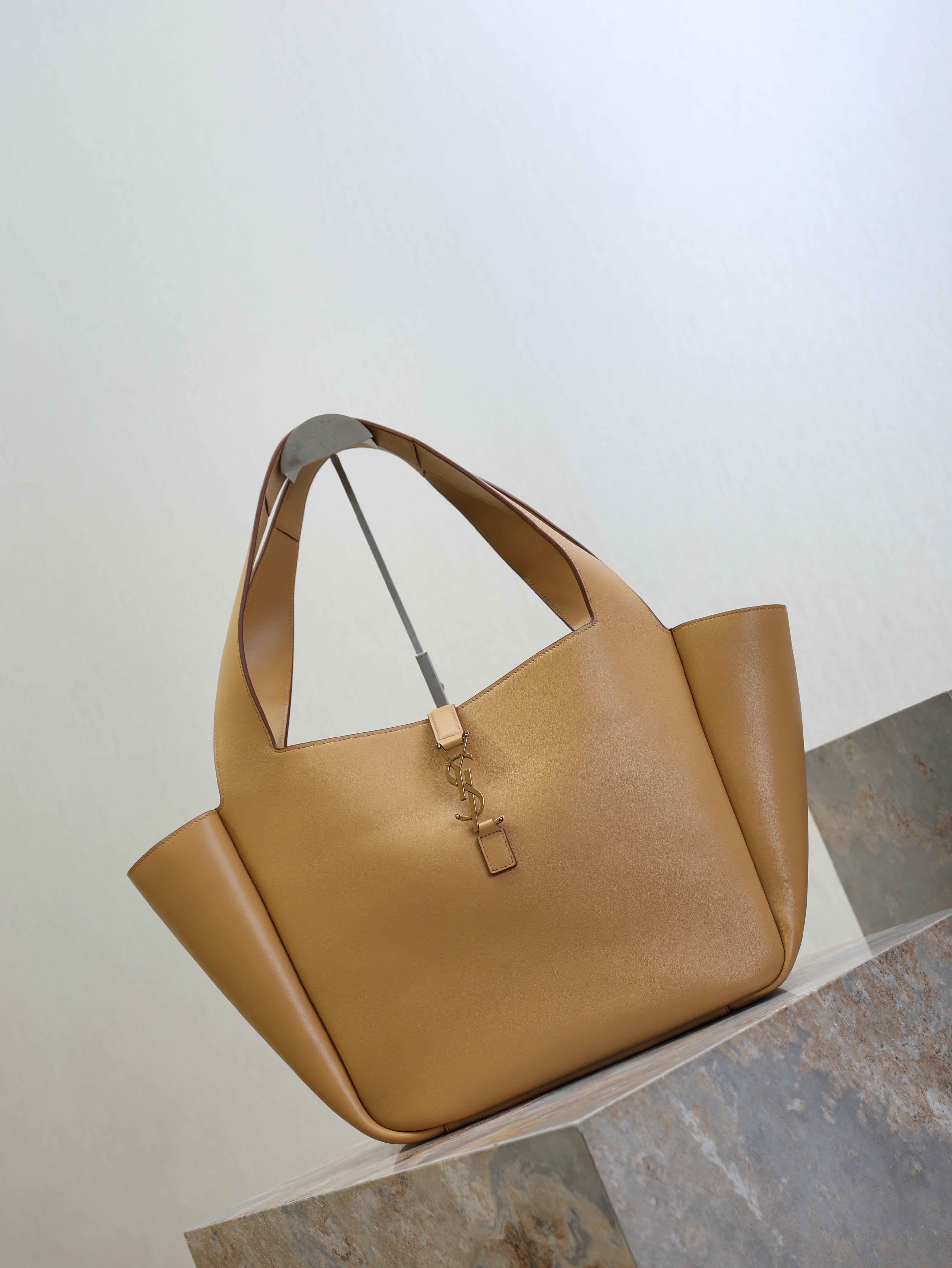 YSL 25S LE 5 À 7 BEA 50 IN DARK CARAMEL CALFSKIN GOLD HARDWRE